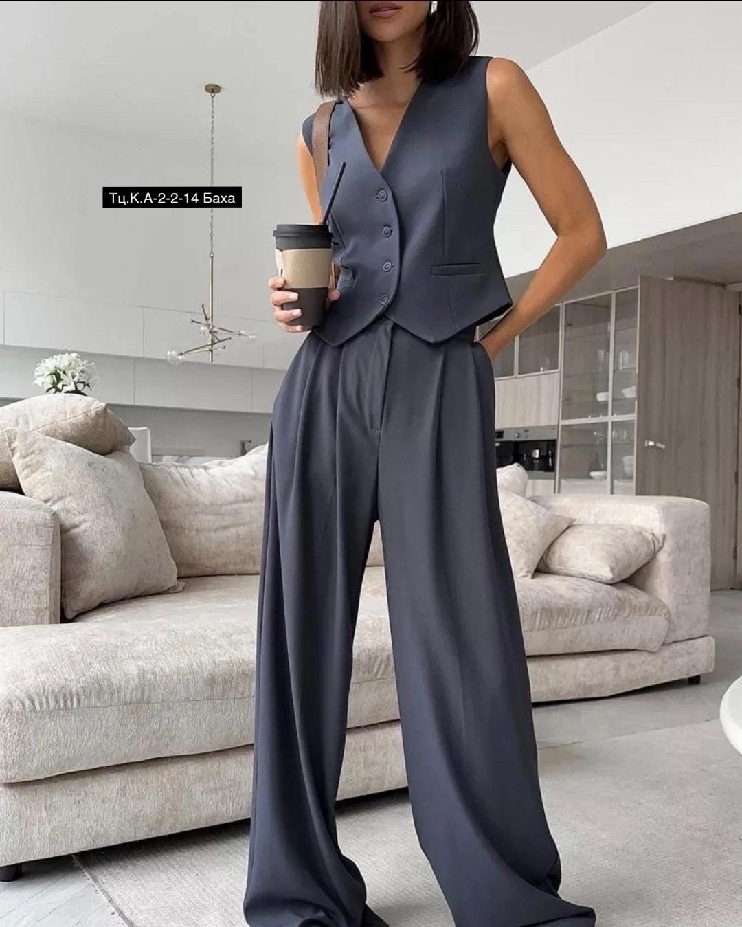 костюм с жилетом брючный классический ne.skromno,женский брючный костюм из жилета и брюк,костюм брючный с жилеткой деловой палаццо rushd цвет темно-серый,брючный костюм,стильный женский брючный костюм