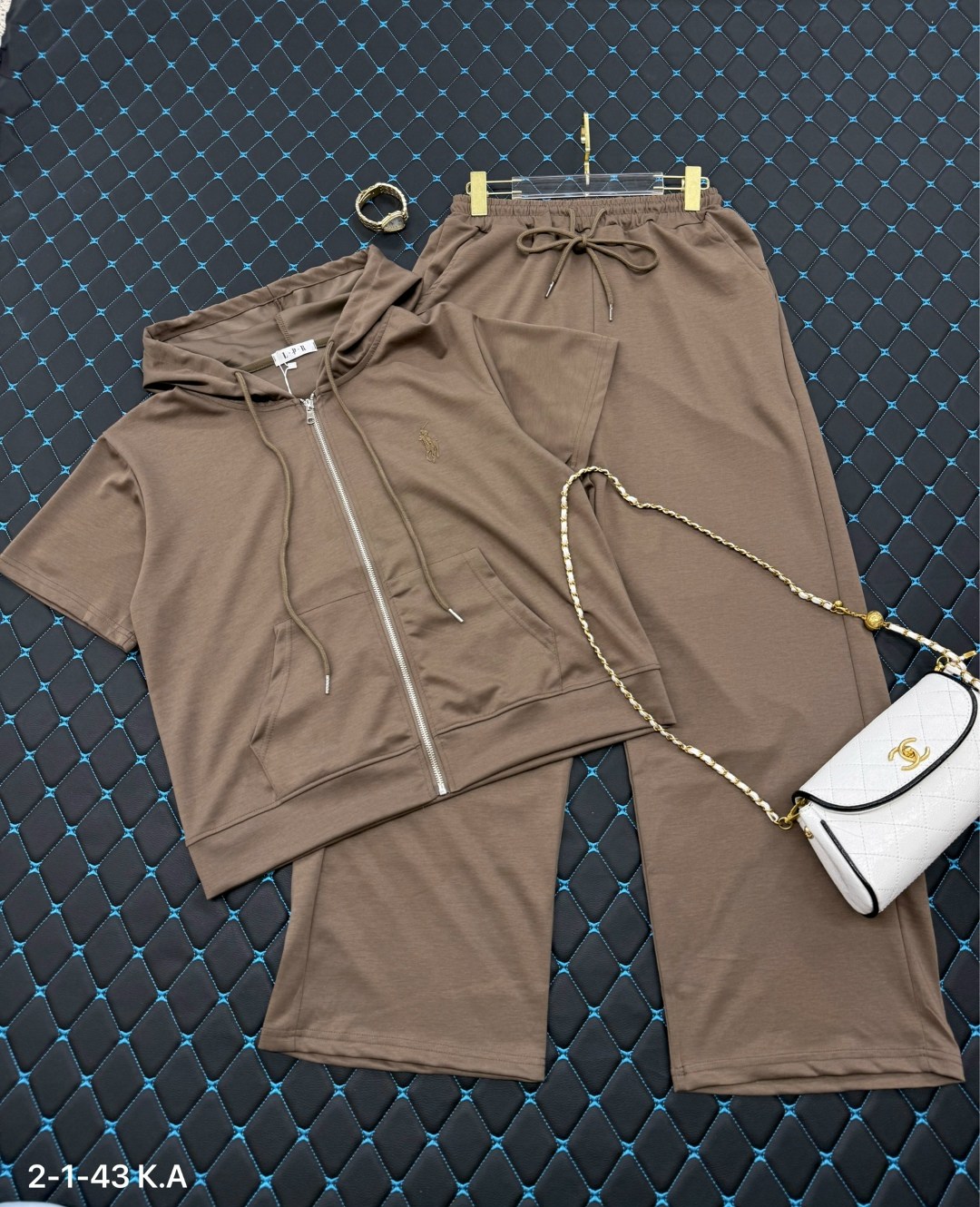 женский костюм,костюм двойка,костюм бежевый,костюм трикотажный,костюм двойка женская