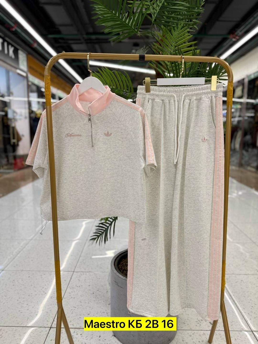 спортивный костюм adidas originals,спортивный костюм adidas,костюм адидас красный,спортивные костюмы адидас,костюм спортивный женский