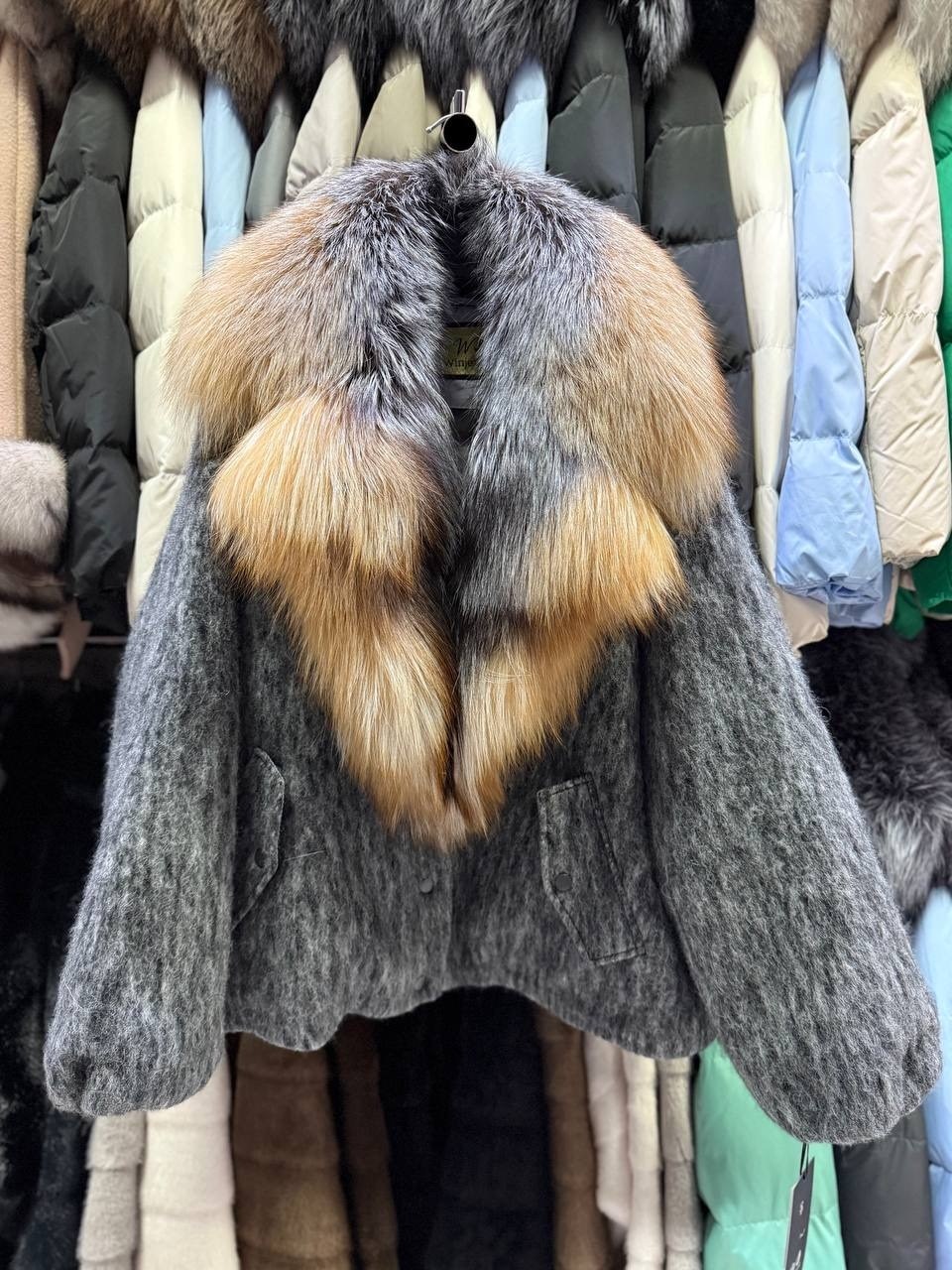 меховое пончо из чернобурой лисы на трикотажной основе,полушубок из чернобурки,вязаная чернобурка,шуба из натурального меха чернобурки,шуба из чернобурки