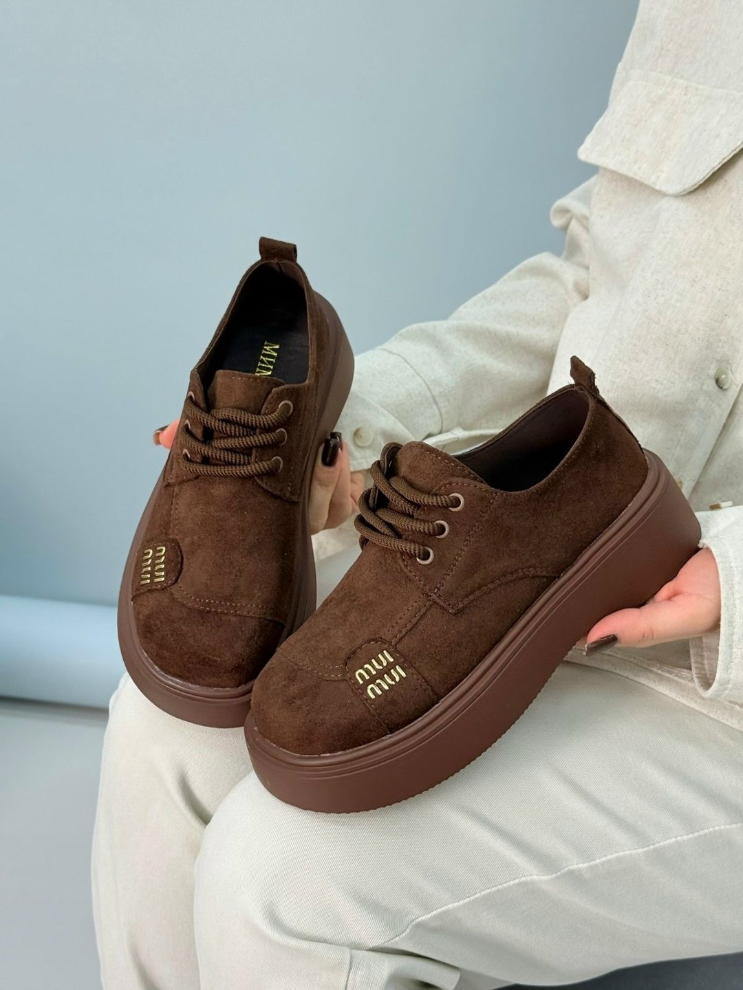 , женская,замшевые лоферы miu miu на высокий подошве и фирменной фурнитурой, женская ботинки замш,ботинки замш