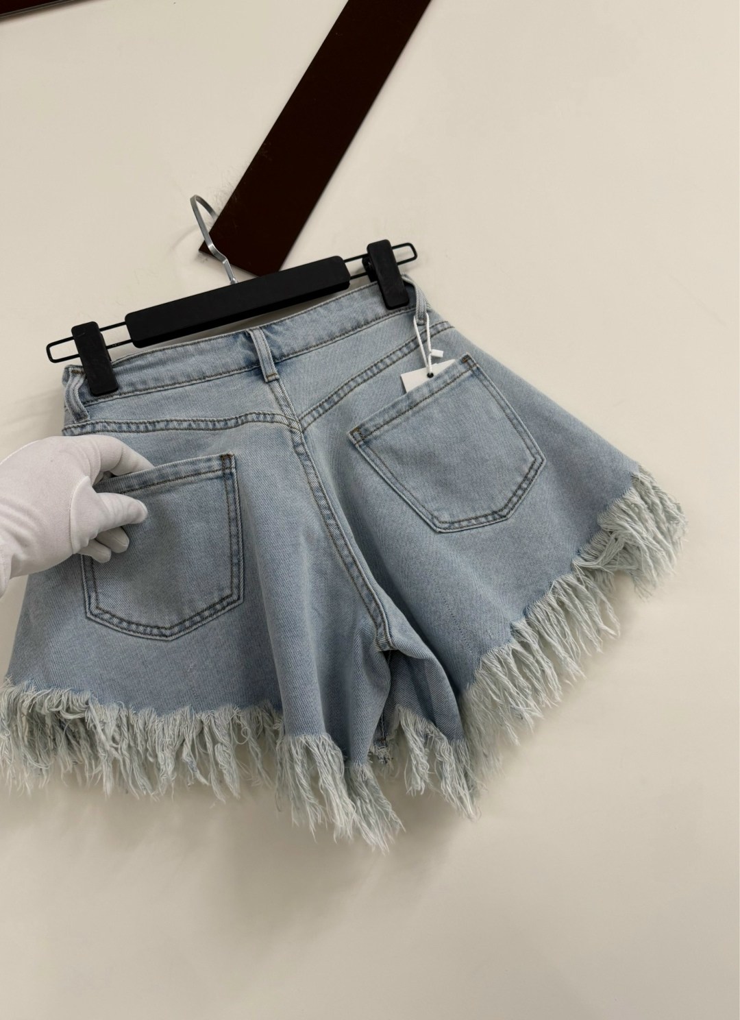 шорты женские джинсовые,джинсовые шорты,джинсовые шорты с бахромой,женские джинсовые шорты с высокой талией,широкие шорты джинсовые