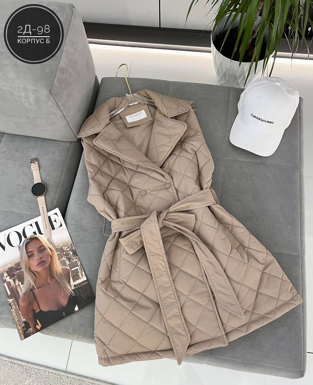 демисезонный жилет,жилетки женские,жилет женский,стеганый жилет юникло,жилетка с поясом