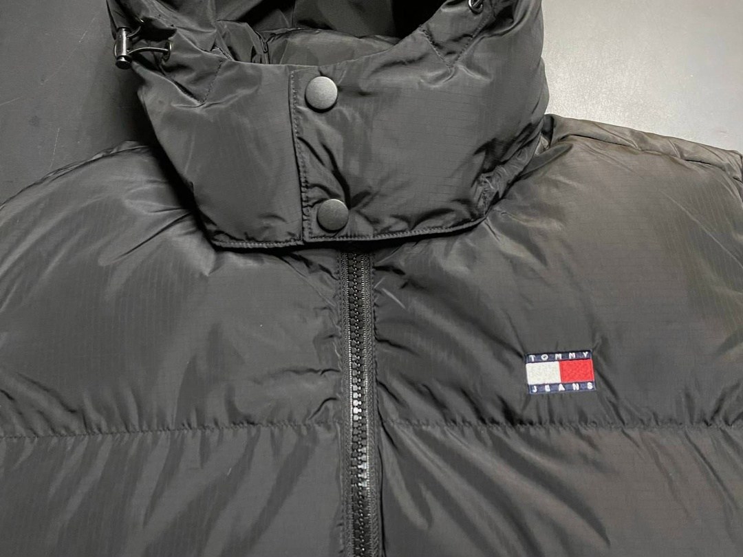 жилет tommy jeans,жилетка,жилет tommy hilfiger,жилет утепленный tommy jeans,жилет