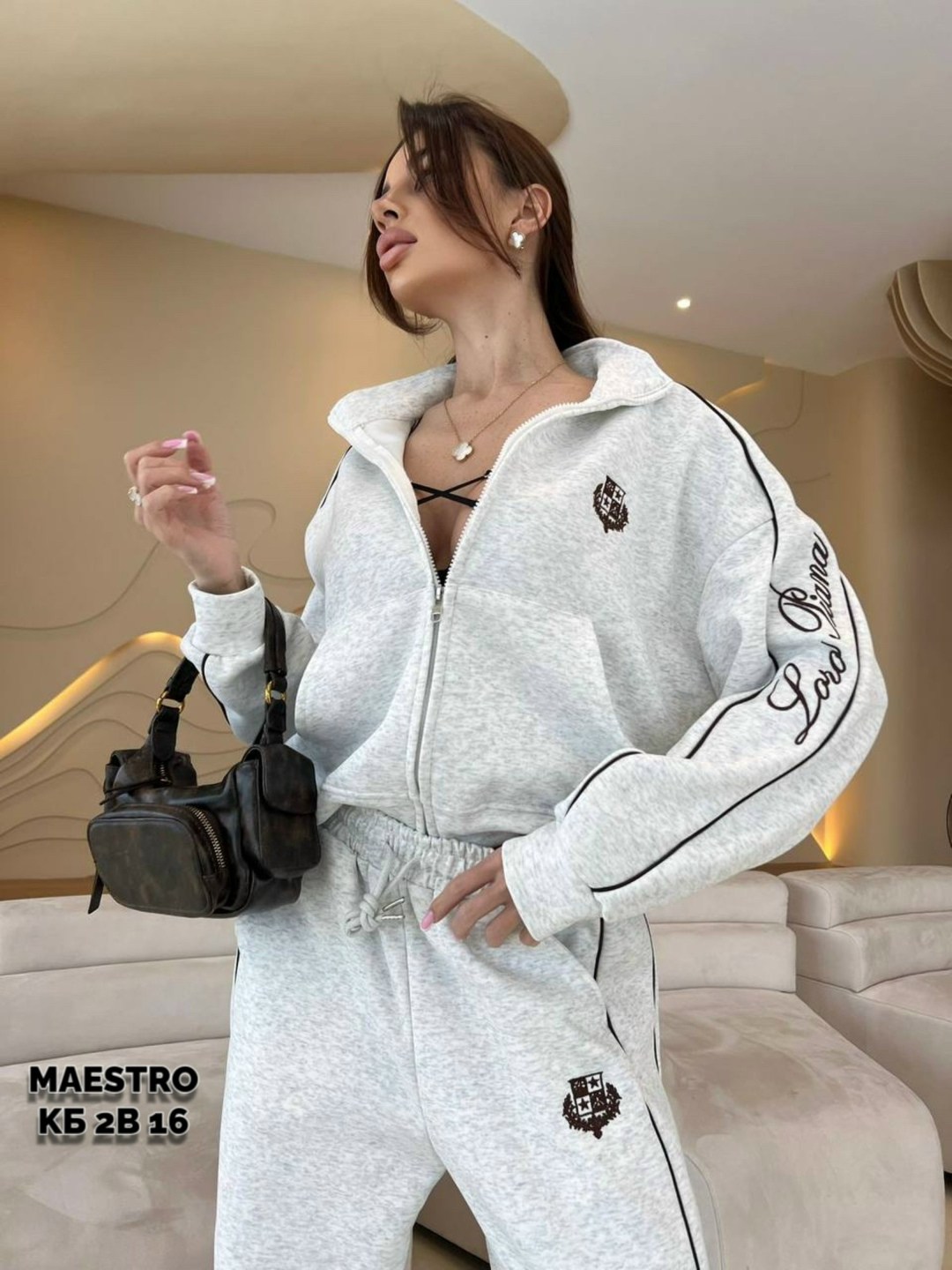 спортивный костюм miu miu женский,стильный костюм,спортивный костюм,женский костюм,спортивный костюм женский