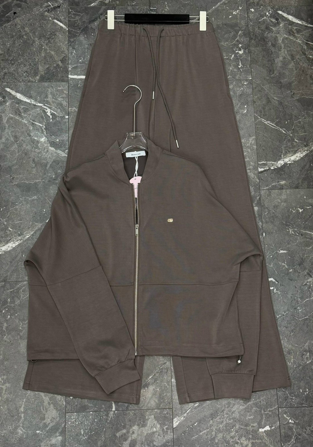 брючный костюм,костюм молочный,костюм спортивный,костюм с брюками,костюм спорт шик