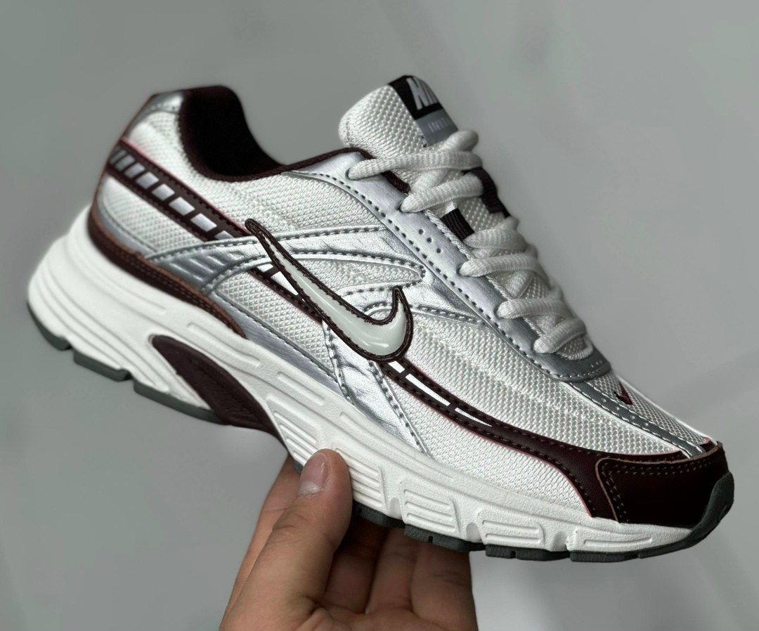 кроссовки nike initiator,кроссовки nike,мужские беговые кроссовки nike initiator,кроссовки для бега initiator мужчин с низким верхом красные черные серебристые nike,nike initiator кроссовки мужчины