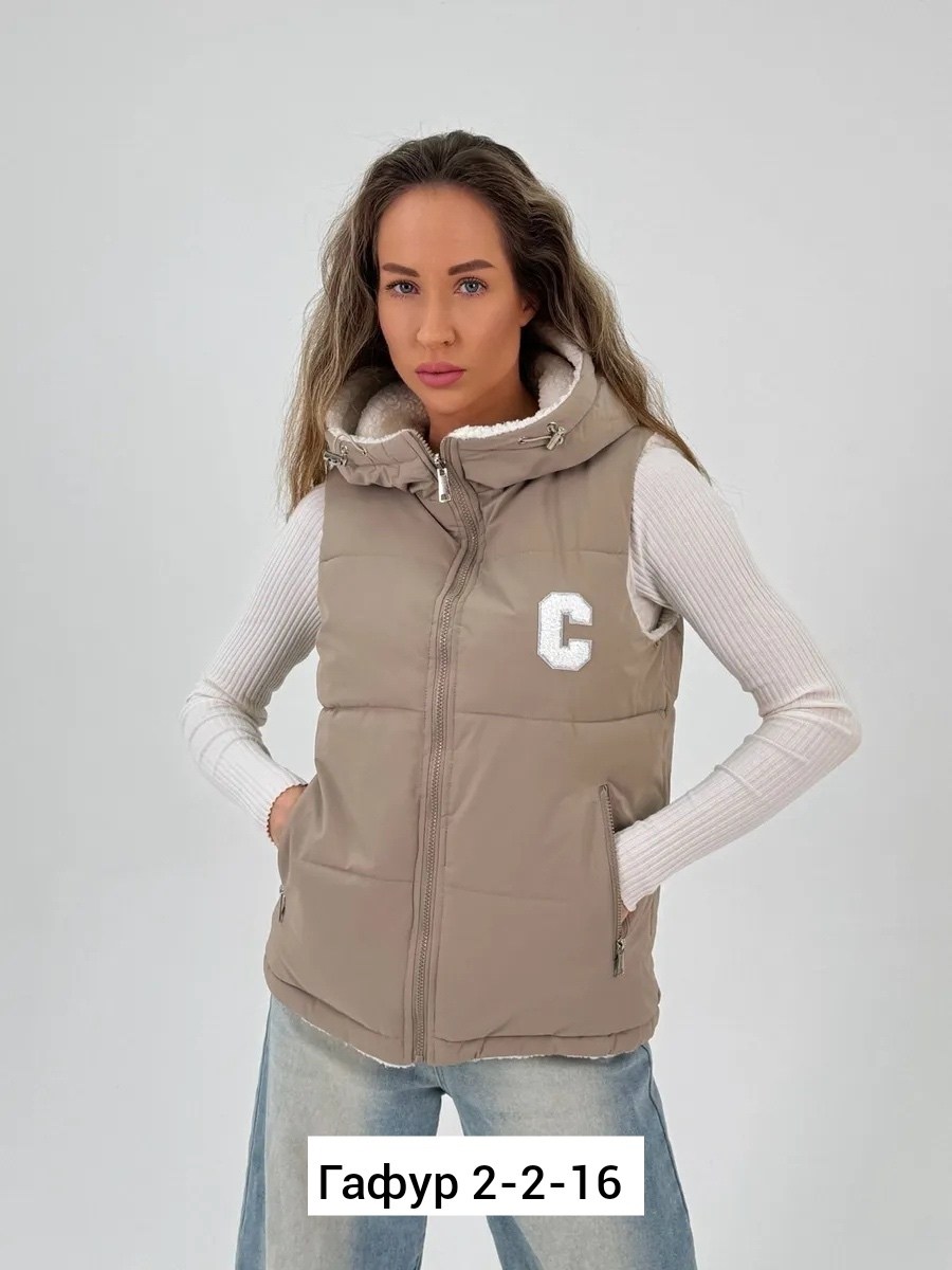 женская жилетка,женские жилеты,жилетка женская с капюшоном,стильная жилетка женская утепленная,жилет женский с капюшоном