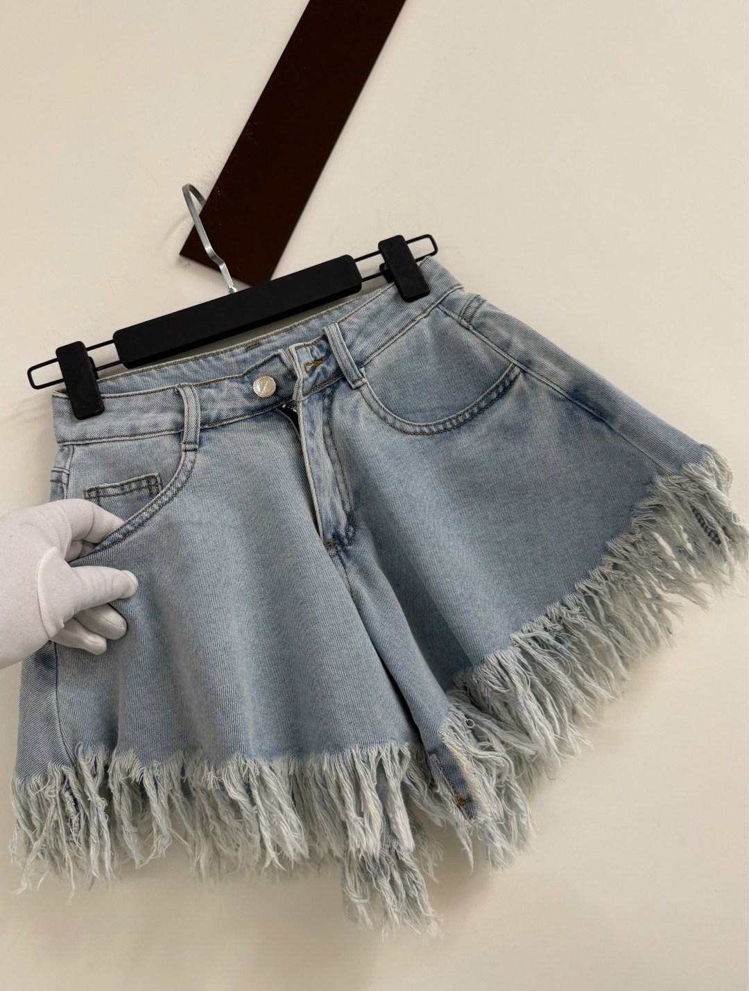 шорты женские джинсовые,джинсовые шорты,джинсовые шорты с бахромой,женские джинсовые шорты с высокой талией,широкие шорты джинсовые