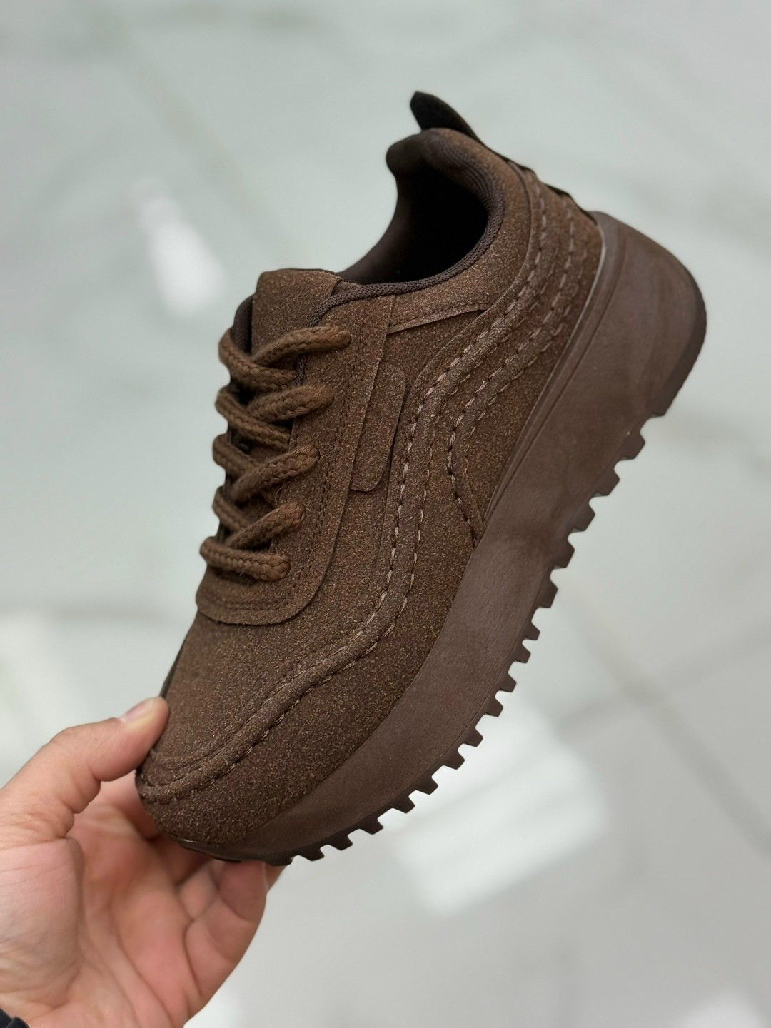 кроссовки женскиe,,повседневные кроссовки,стильные кроссовки,модные кроссовки