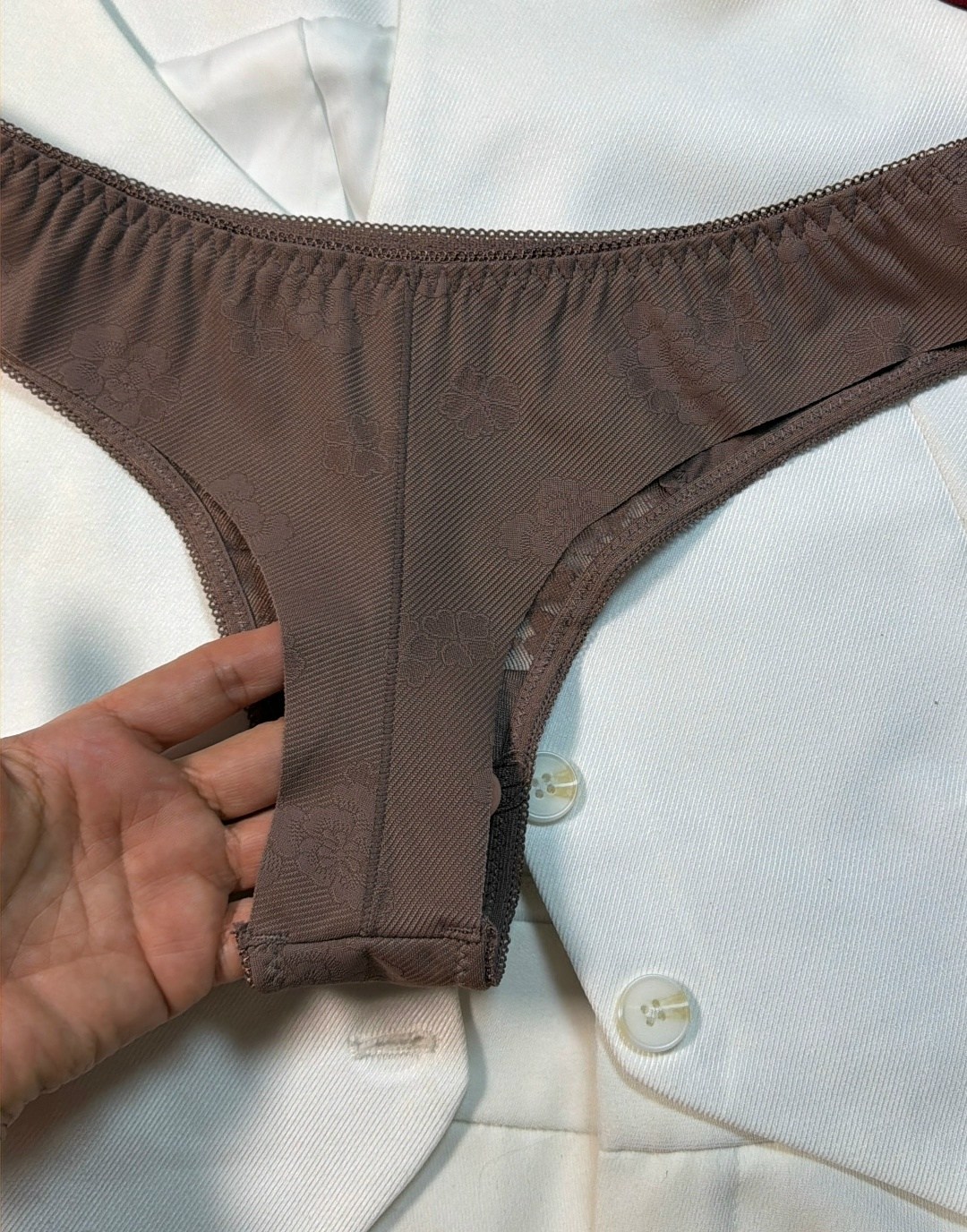 стринги женские кружевные,женские стринги,кружевные стринги,кружевные трусики стринги,стринги нижнее белье