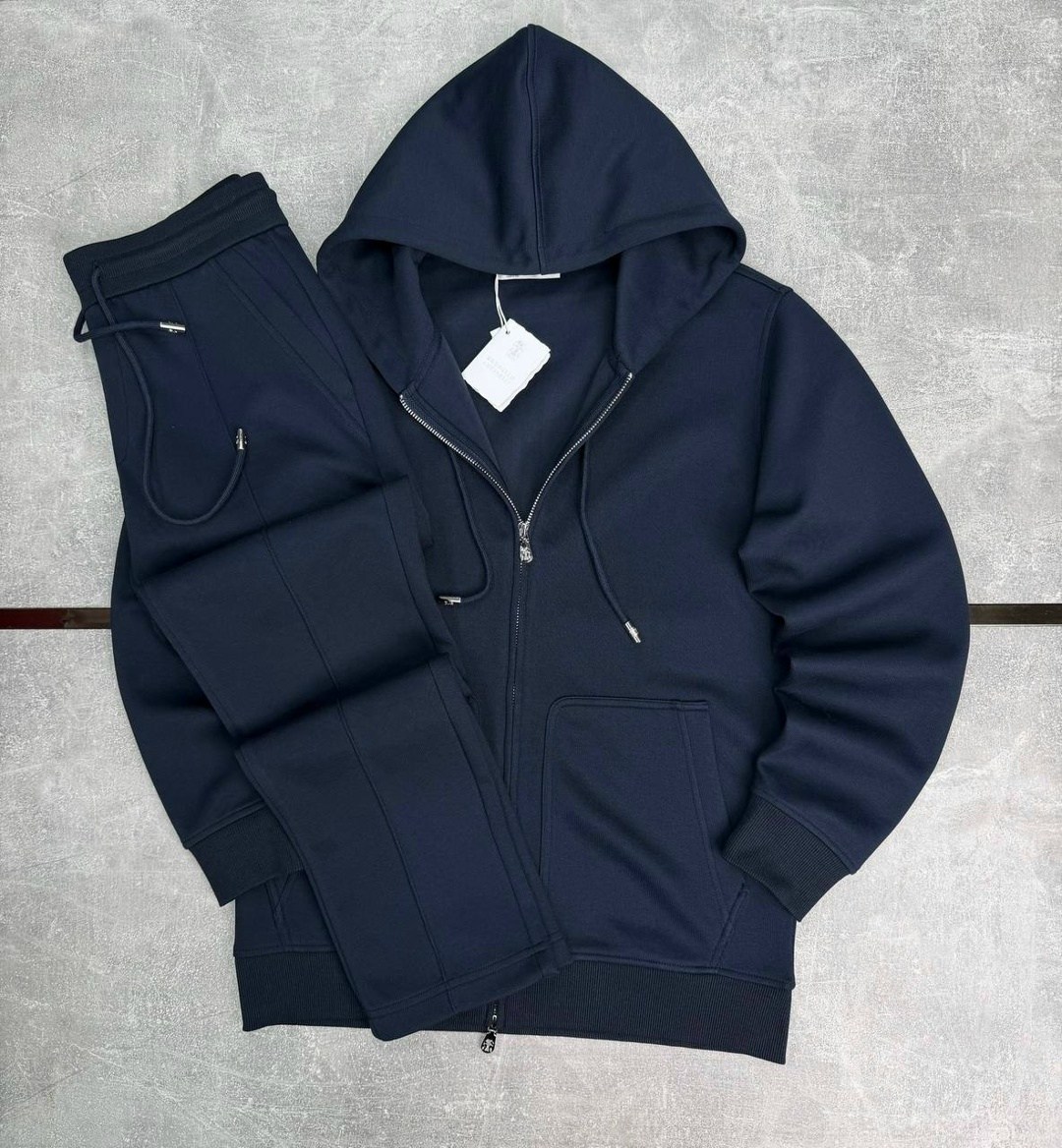 спортивный костюм brunello cucinelli,бежевая кофта,спортивные костюм,мужской спортивный костюм