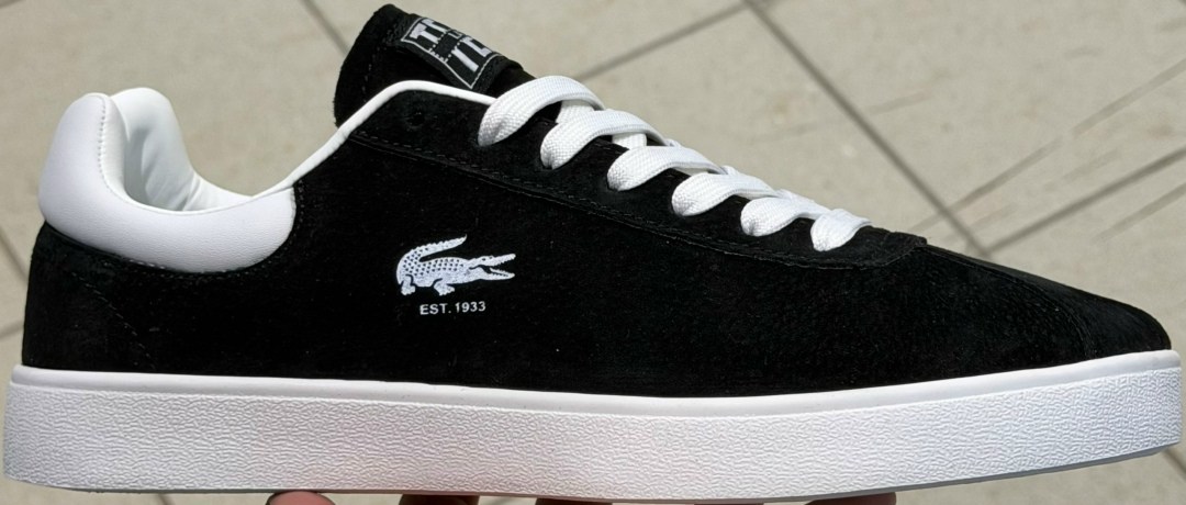 кроссовки lacoste,кроссовки lacoste baseshot,мужские кроссовки lacoste baseshot из замши с резиновой подошвой,кеды baseshot lacoste,замшевые кроссовки lacoste для мужчин с контрастной резиновой подошв