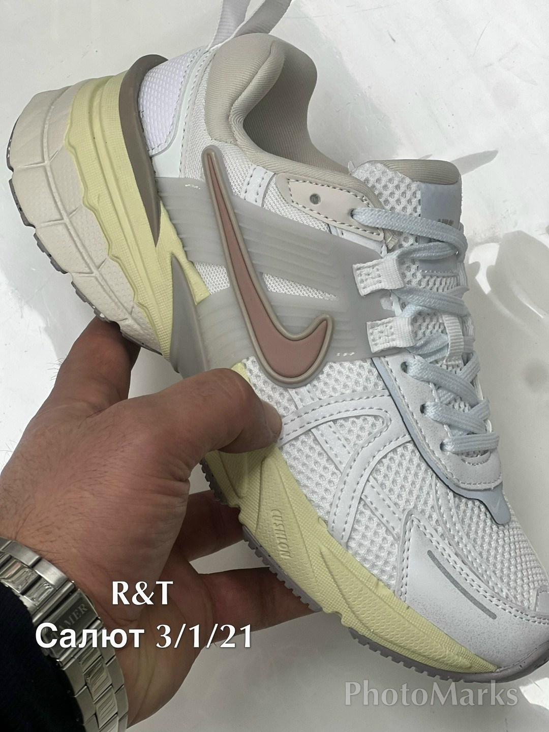 кроссовки nike v2k run,женские кроссовки,nike кроссовки,женские кроссовки nike,стильные кроссовки