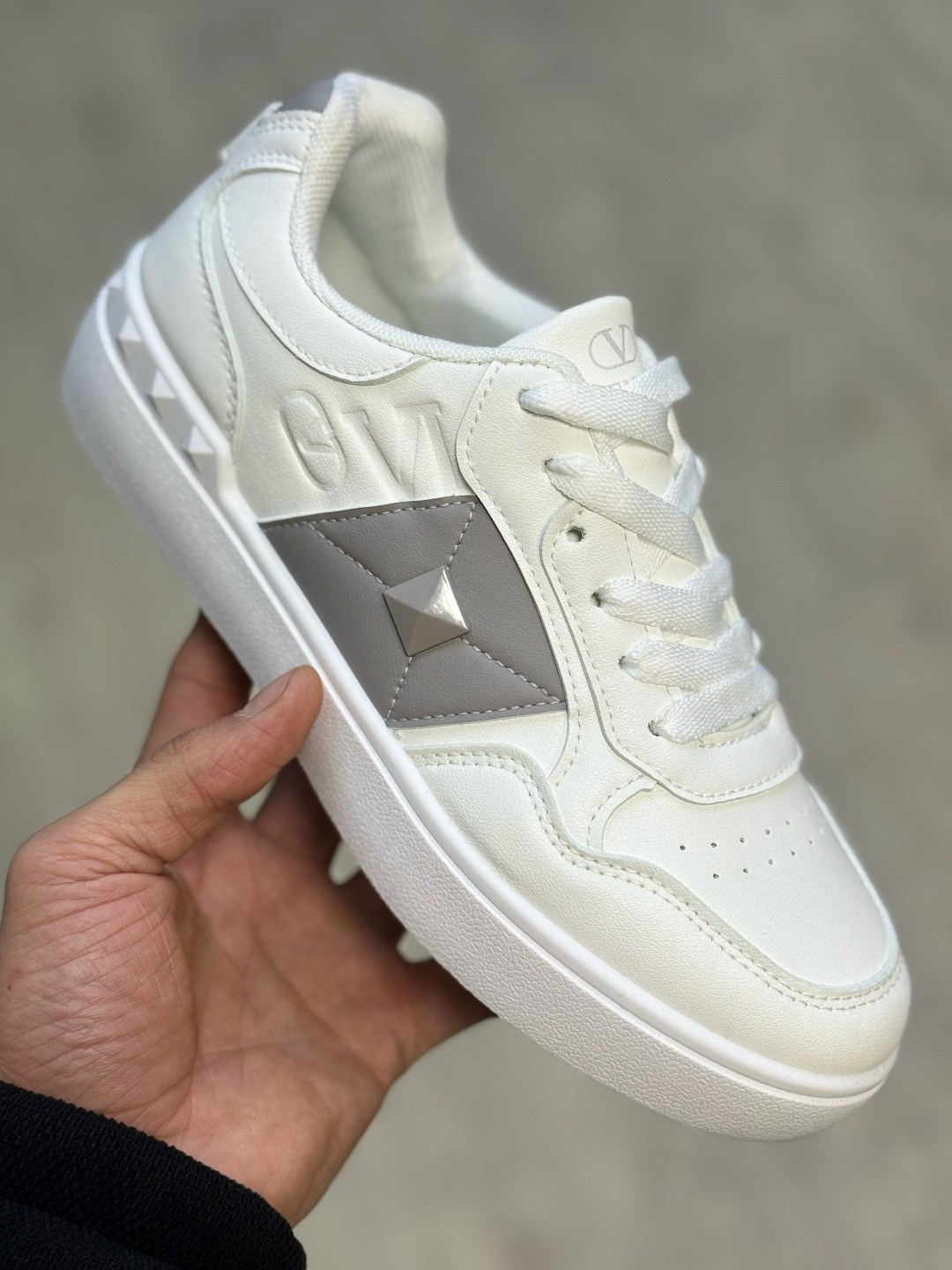 ,кроссовки женскиe,кроссовки valentino,кроссовки женские valentino,белые кроссовки