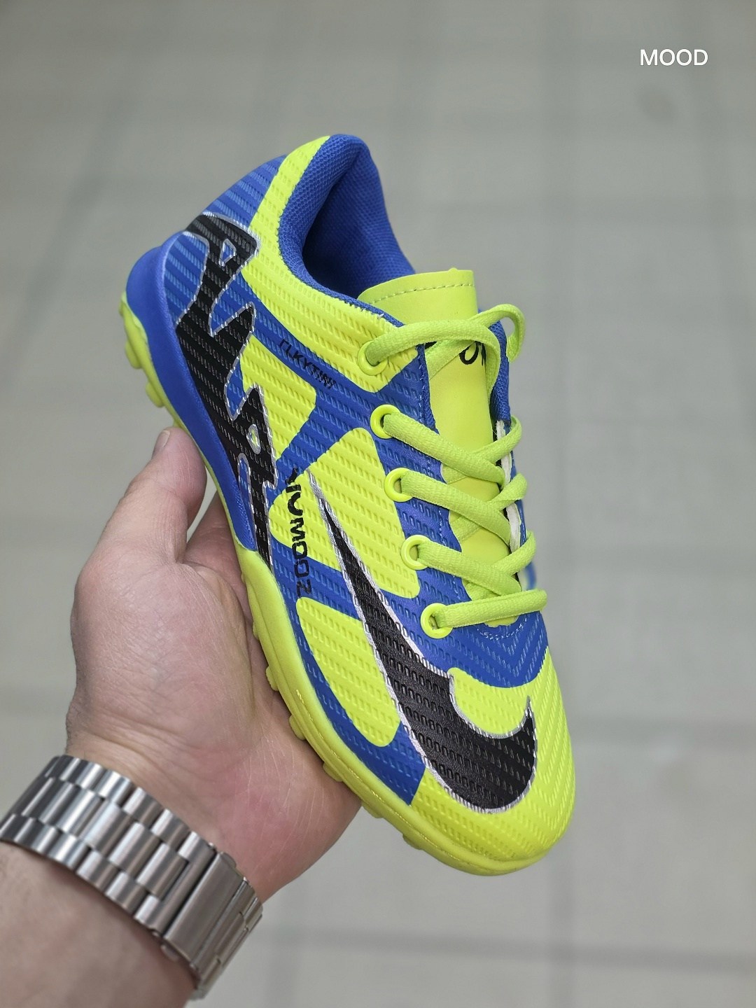 сороконожка для футбола,футбольная бутса,футбольная ,кроссовки футбольные, спортивная