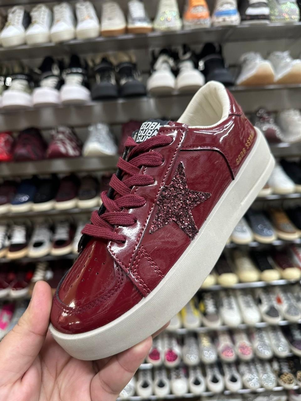 ,кроссовки со звездами,низкие кроссовки,спортивная ,кроссовки golden goose