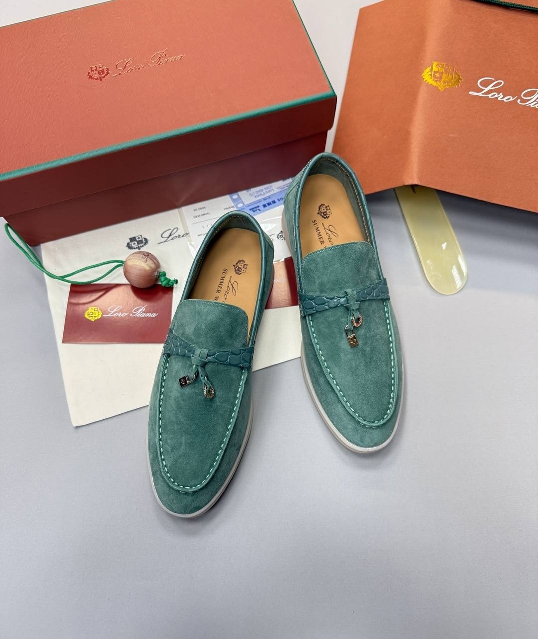 лоферы женские loro piana,,loro piana замшевые лоферы,лоферы loro piana,лоферы замш