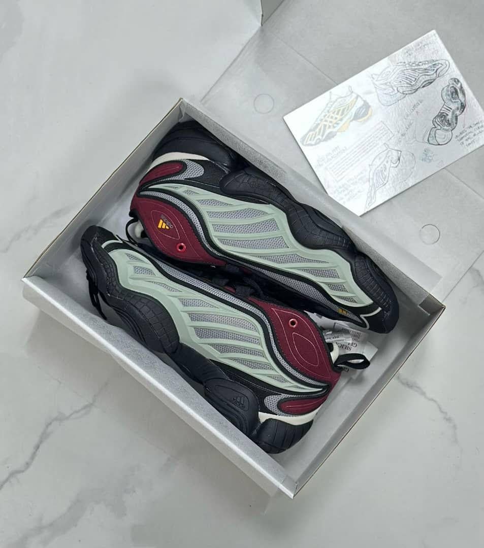 кроссовки adidas,кроссовки adidas yeezy 500,кроссовки мужские adidas,кроссовки,адидас кроссовки