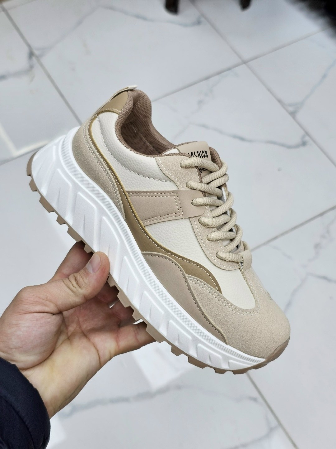 кроссовки женские,кроссовки бежевые,, женская,спортивная