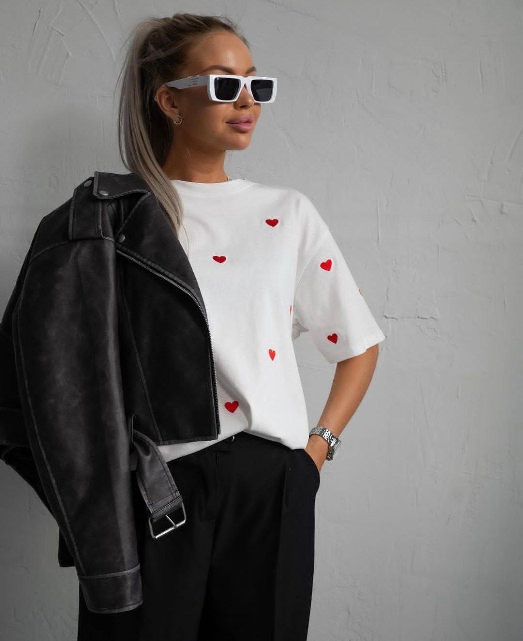 футболка с сердечками,женская футболка,футболки оверсай,женская футболка оверсайз,белая футболка оверсайз