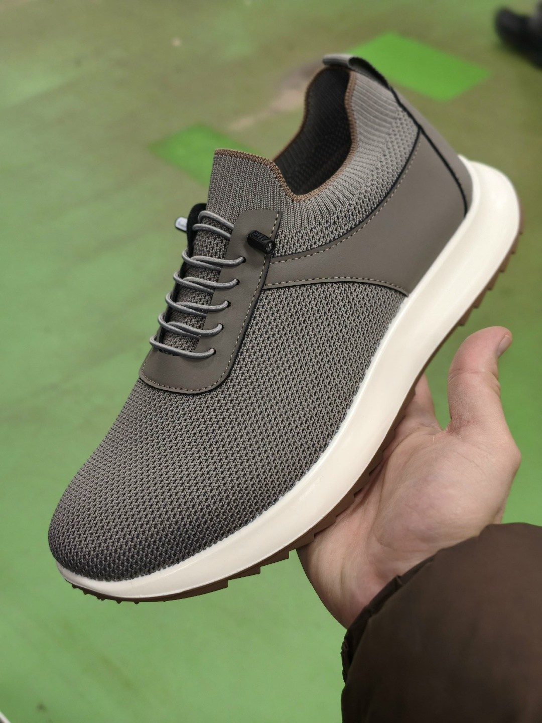 ,мужские кроссовки,повседневные кроссовки,кроссовки бежевые,повседневная