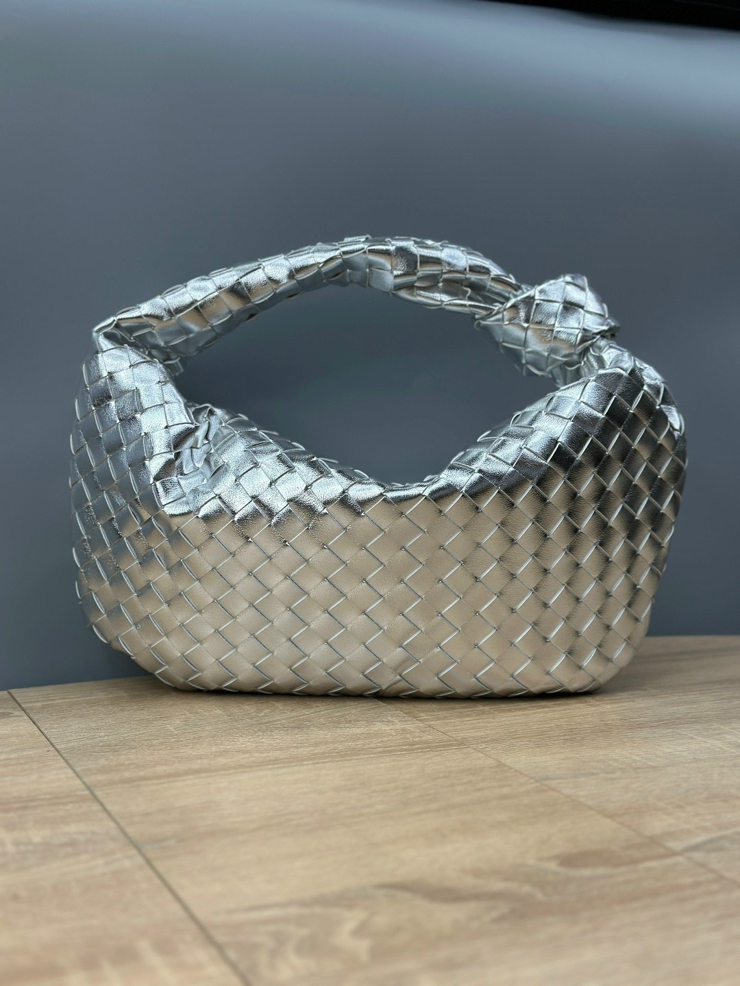 bottega veneta женская сумка,сумка bottega veneta,сумка боттега венета,сумка боттега венета jodie,сумка bottega veneta черный