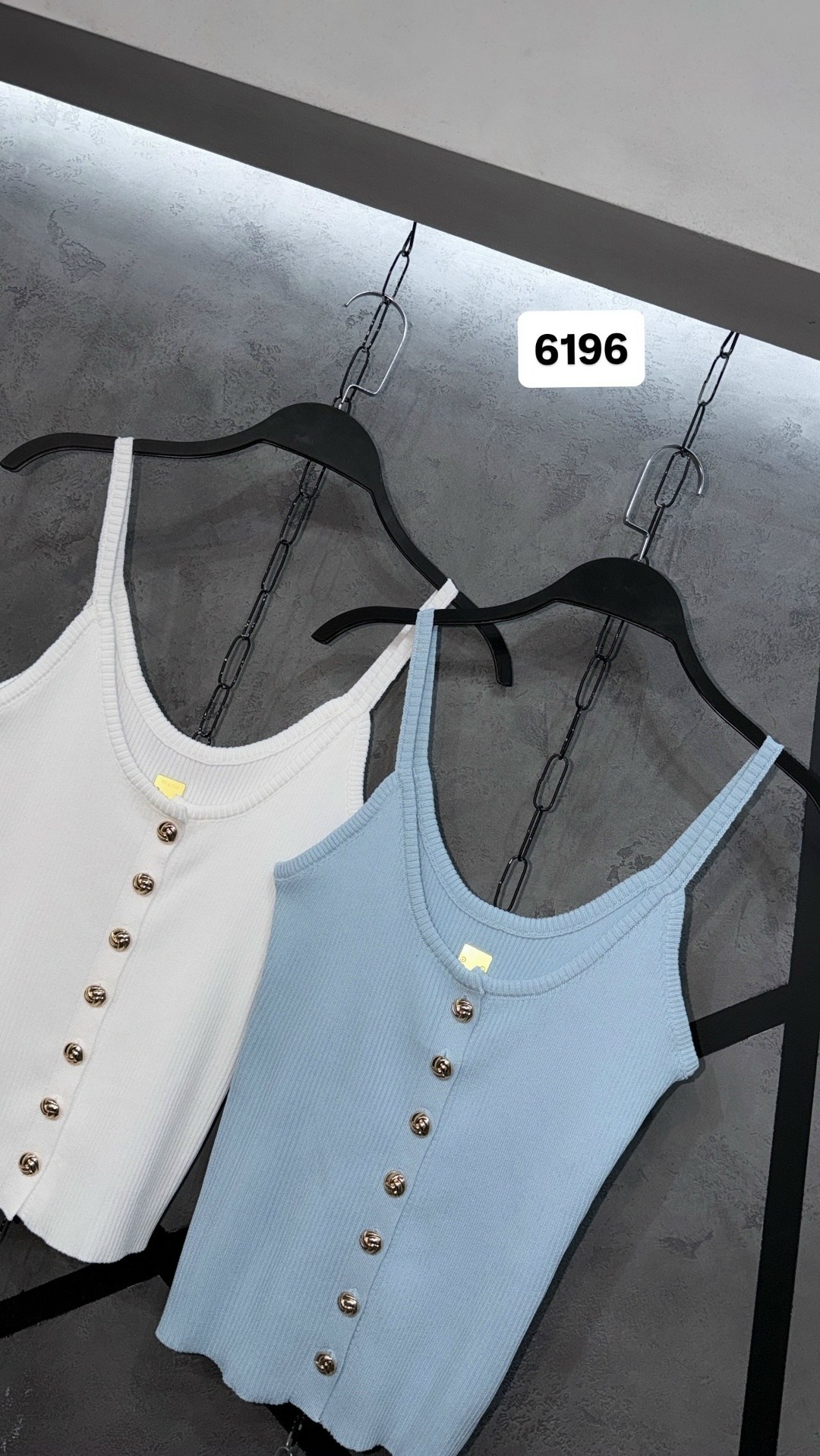 топ с пуговицами,майка на пуговицах женская,вязаные топы,вязаная майка,топы и майки