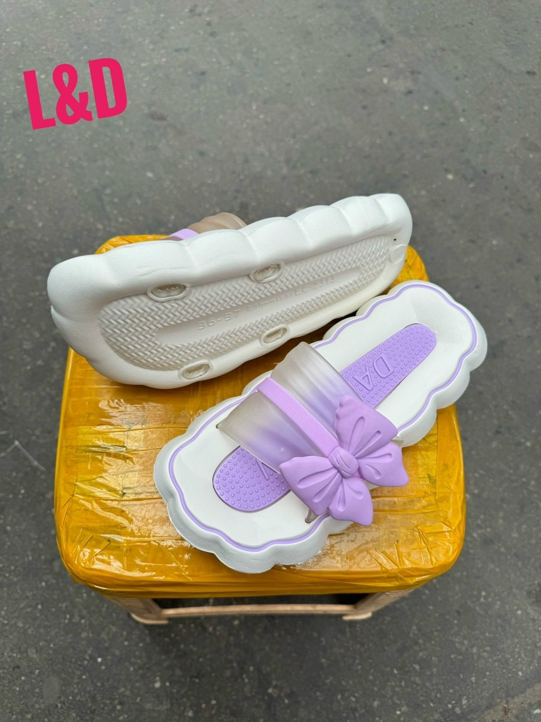 ,шлепанцы женские,летние тапочки,модные тапочки,шлепанцы модные