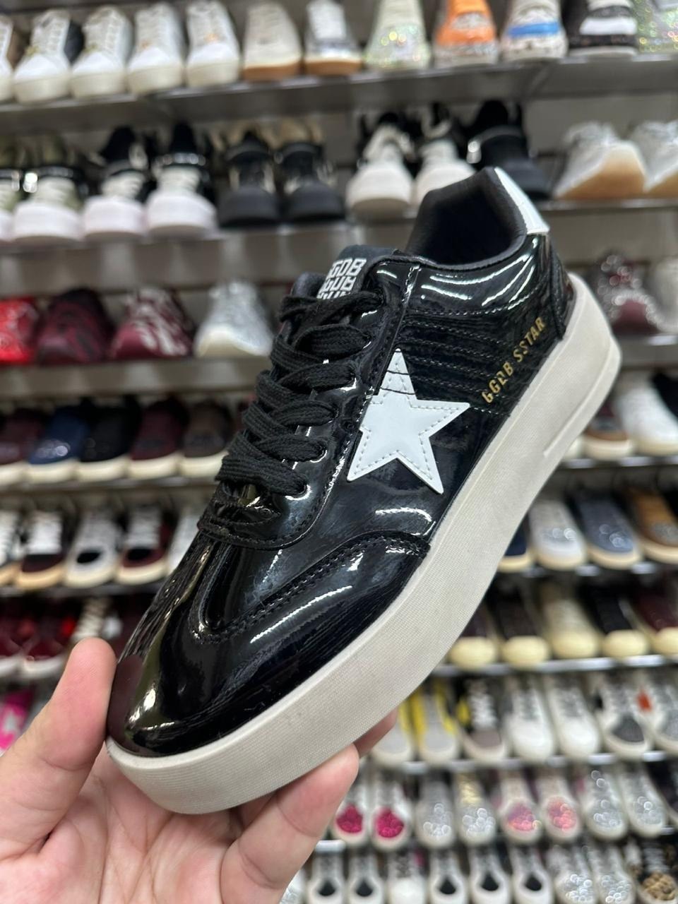 ,кроссовки со звездами,низкие кроссовки,спортивная ,кроссовки golden goose