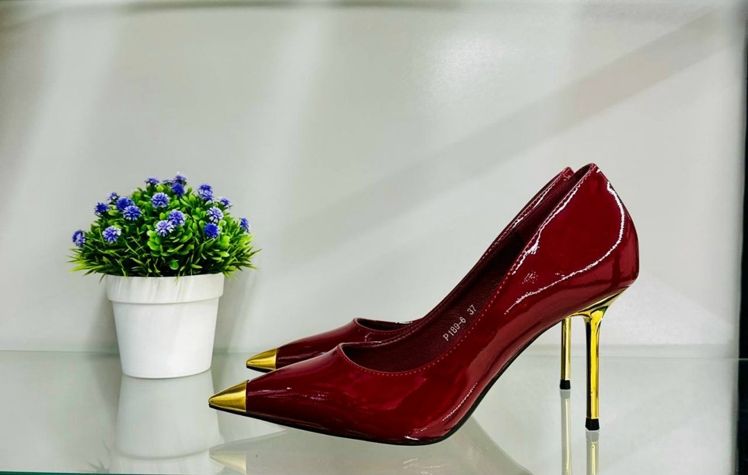 ,туфли с металлическим каблуком,женские туфли лодочки,лакированные туфли,женские каблуки