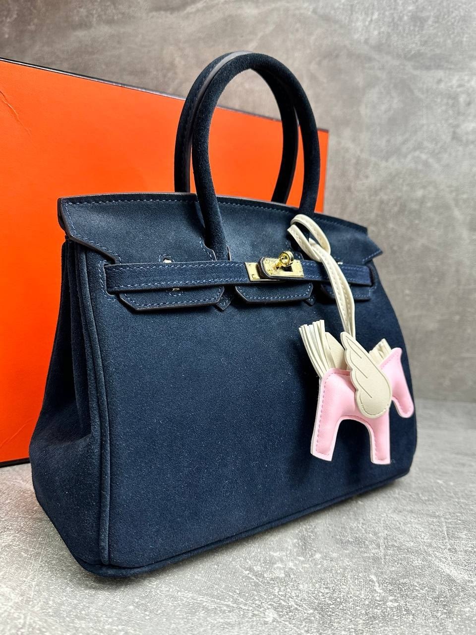 брелок-подвеска на сумку "лошадка с крыльями" по мотивам hermes,сумка hermes,сумка женская hermes,брелок для сумки,сумки эрмес замшевая