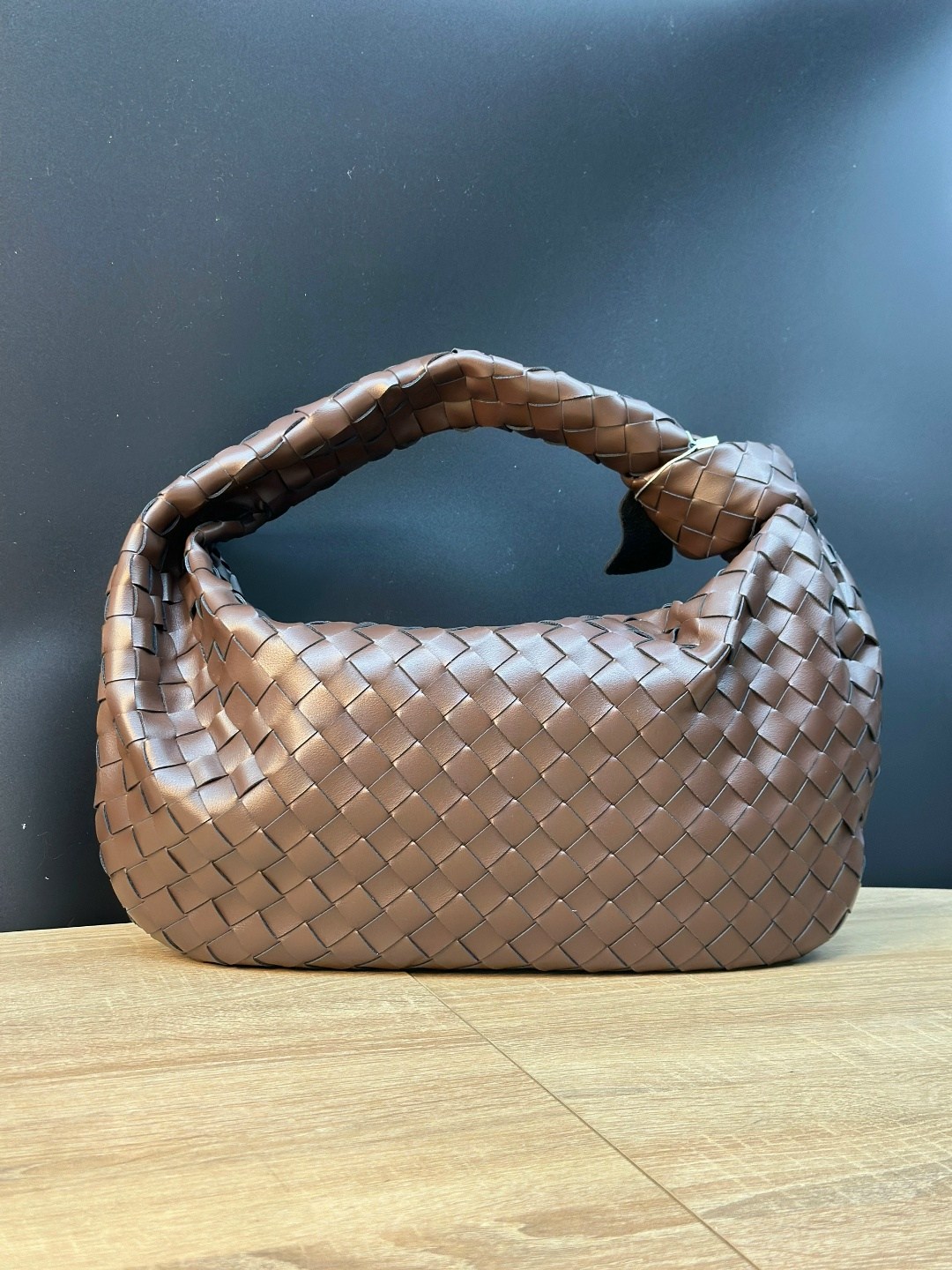 bottega veneta женская сумка,сумка bottega veneta,сумка боттега венета,сумка боттега венета jodie,сумка bottega veneta черный