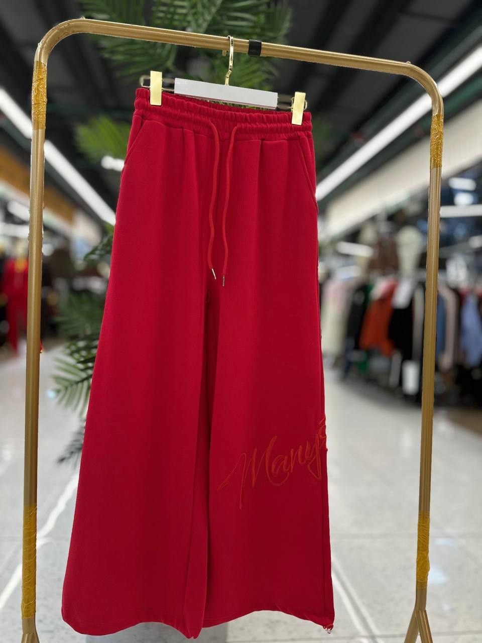 спортивные штаны оверсайз широкие y2k на резинке,спортивные женские штаны,спортивные штаны,спортивные брюки оверсайз в стиле y2k,широкие спортивные штаны женские