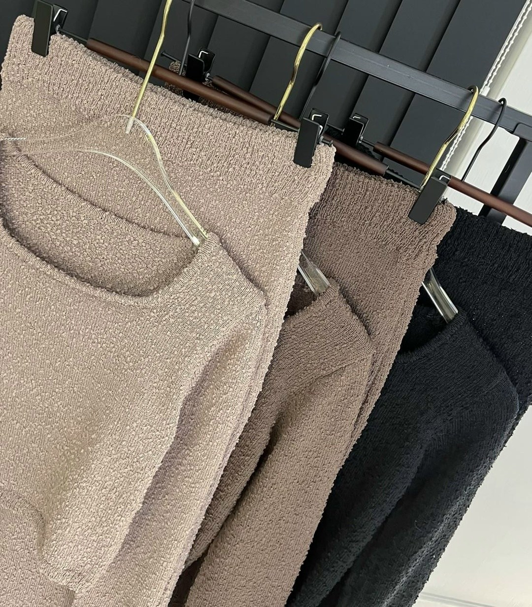 трикотажные костюмы,вязаный костюм с юбкой,кашемировый костюм,костюм с люрексом,костюм с юбкой