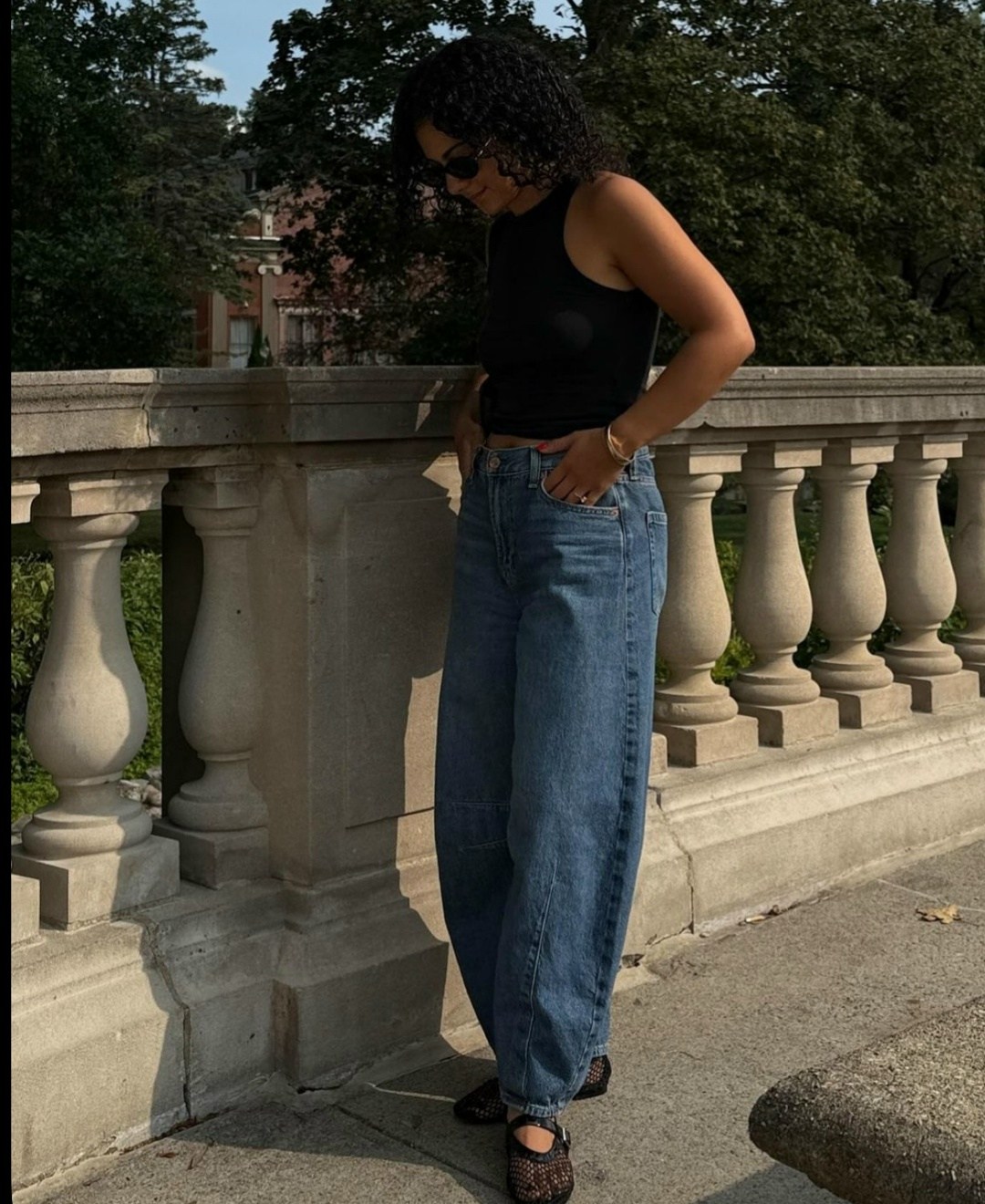 модные джинсы осень 2025,модные джинсы,джинсы тренд,джинсы 2026 женские модные тенденции,модные джинсы 2025