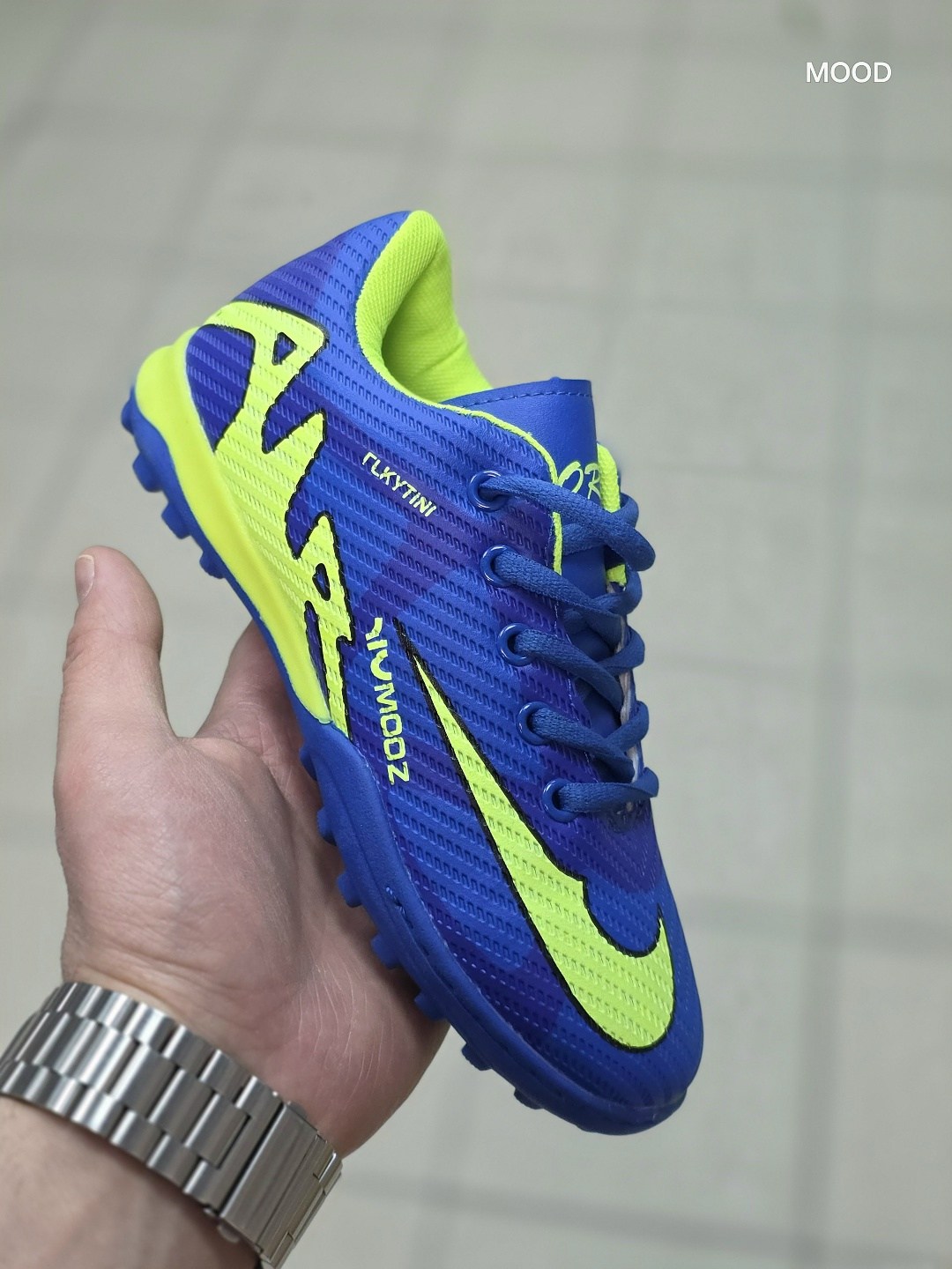 сороконожка для футбола,футбольная бутса,футбольная ,кроссовки футбольные, спортивная