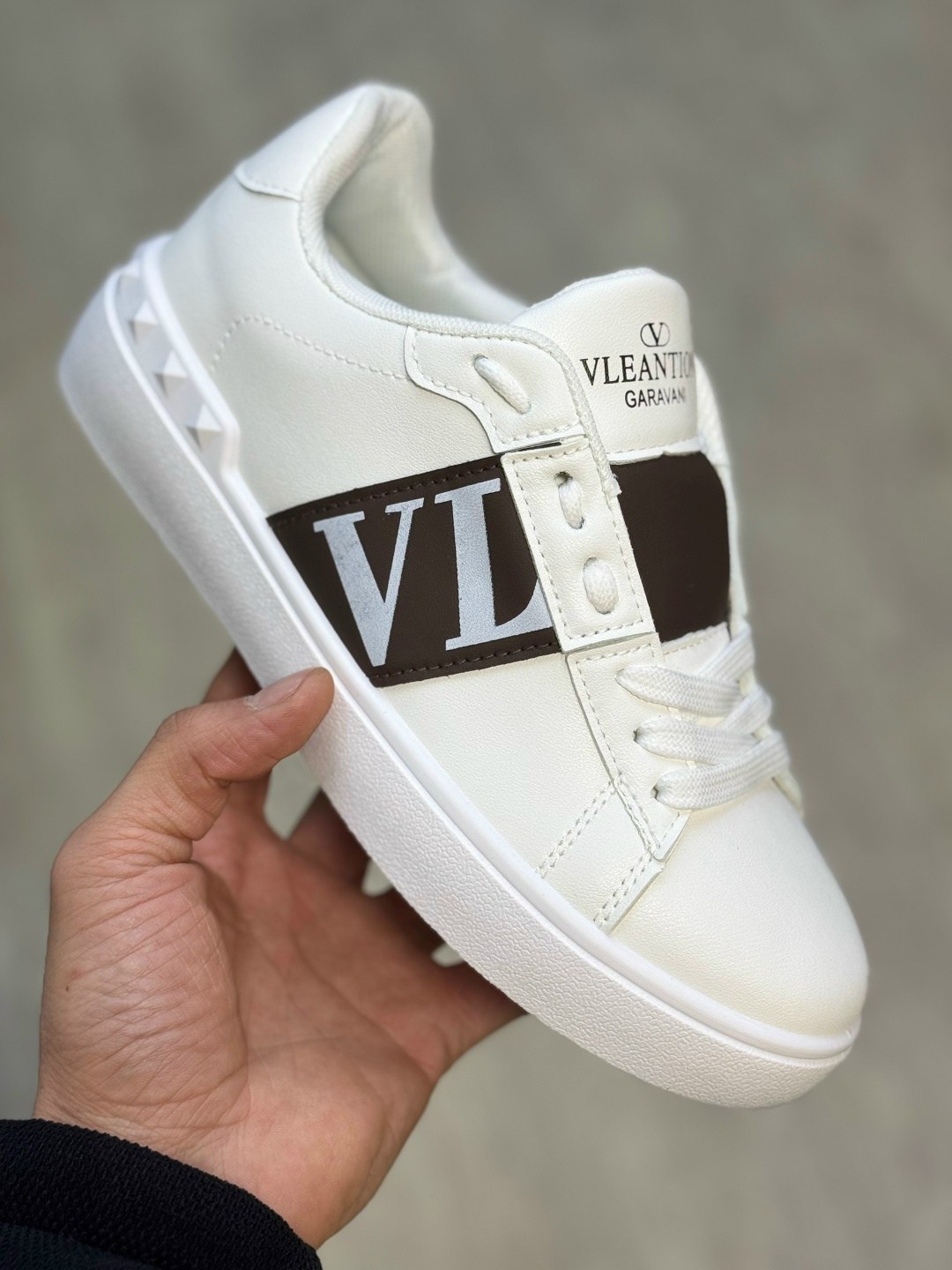 ,кроссовки женскиe,кроссовки valentino,кроссовки женские valentino,белые кроссовки