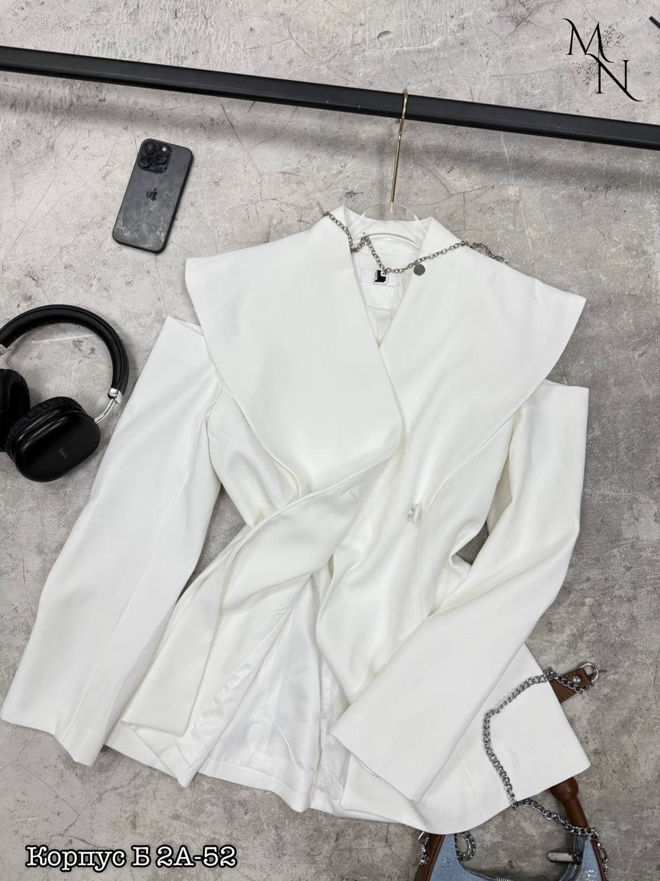 жакет с архитектурными плечами,стильные наряды,жакет,платье-пиджак асимметричного кроя