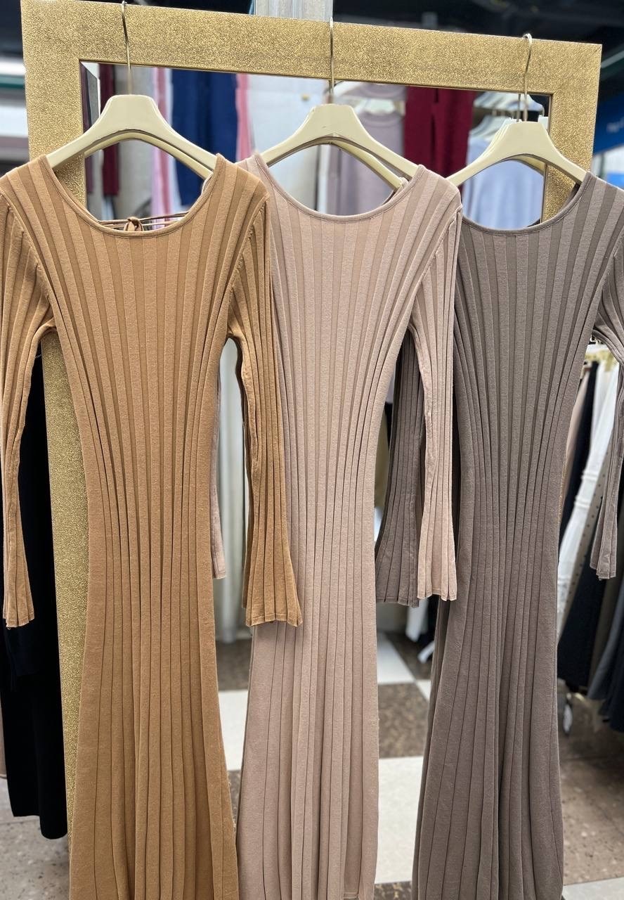 трикотажное платье макси,трикотажное платье,платье,вязаное платье,платье облегающее