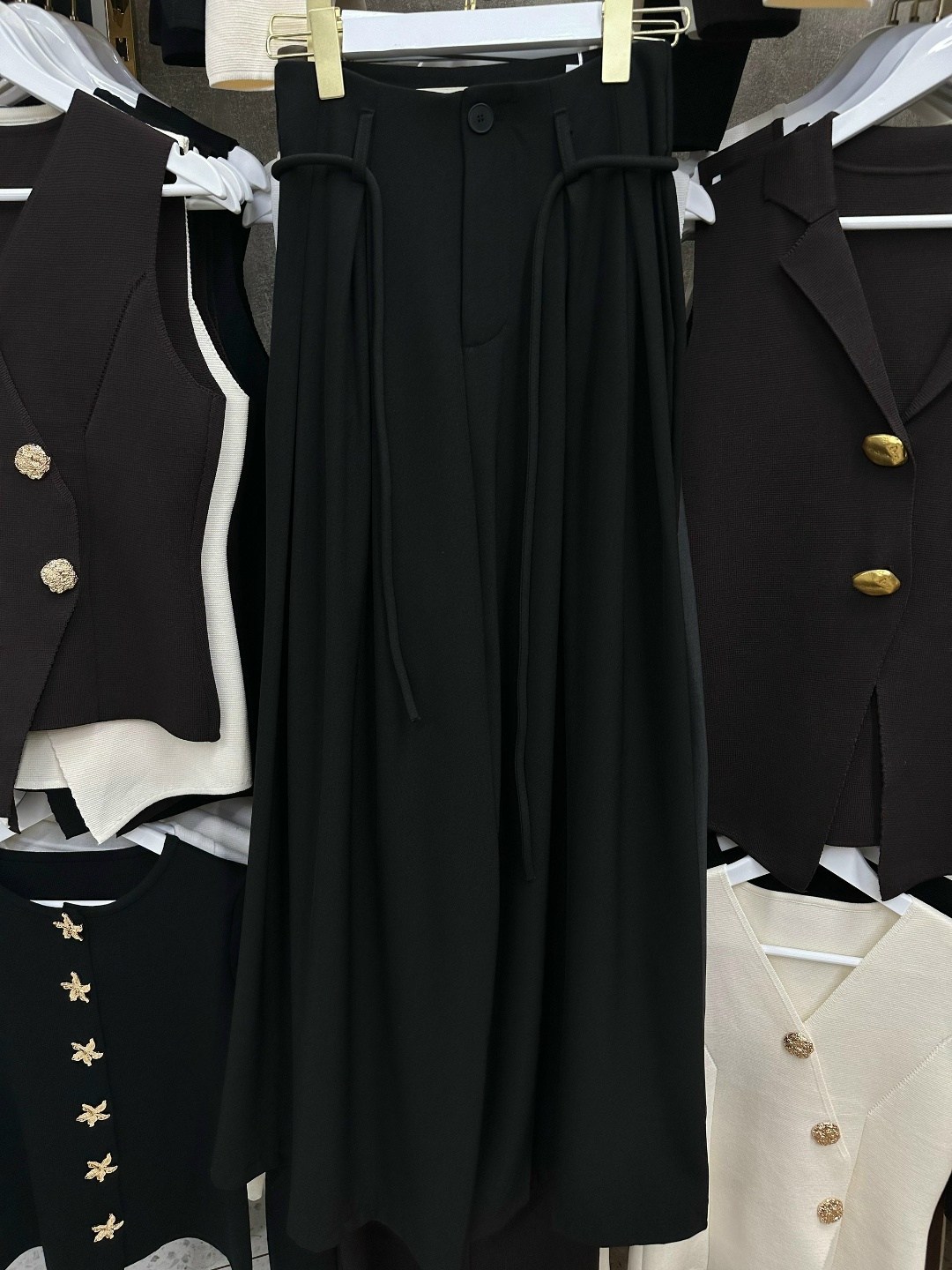 широкие брюки женские,широкие брюки для женщин,широкие брюки,брюки с широкими штанинами,брюки женские с широкими штанинами