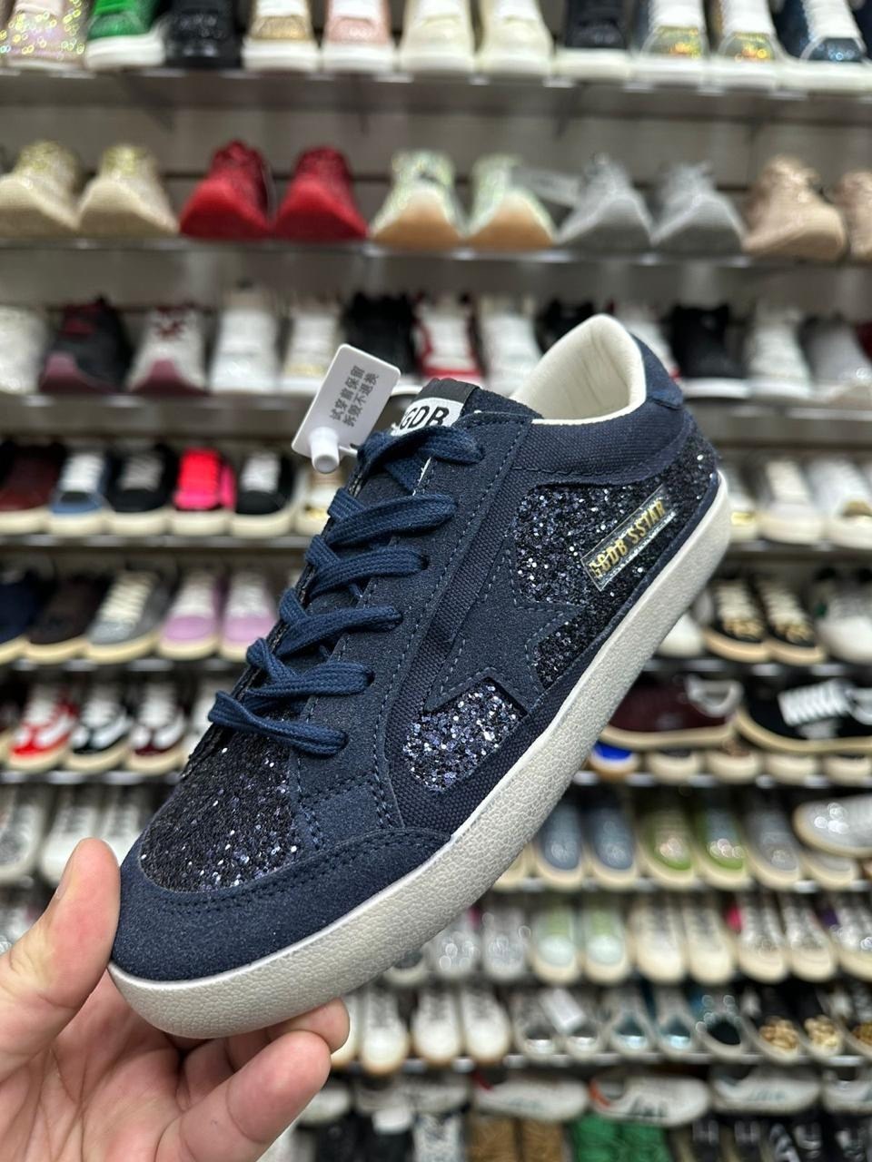 ,golden goose кеды super-star с кристаллами черный,кеды golden goose,кроссовки golden goose,кроссовки golden goose с пайетками на платформе