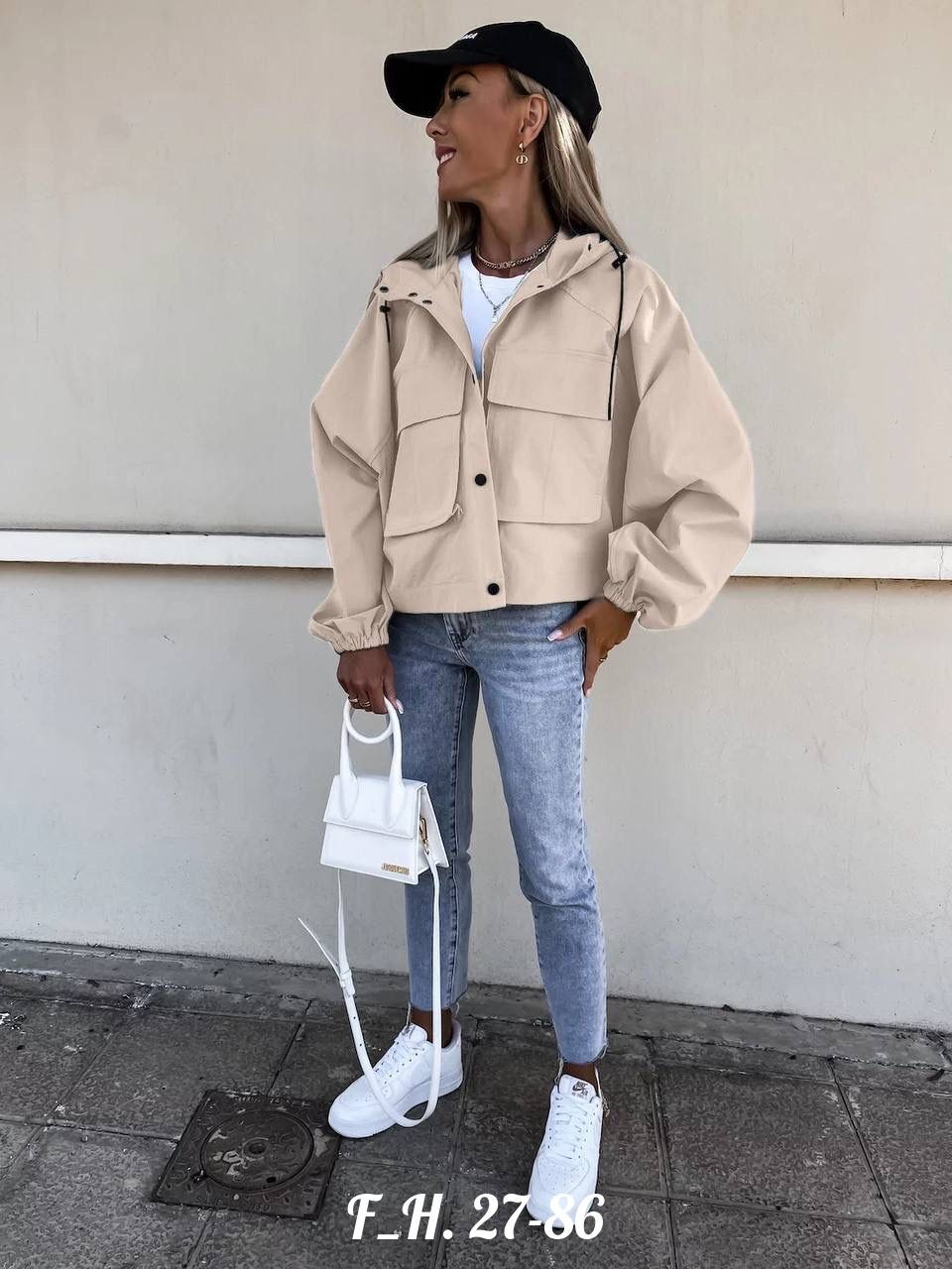 стильная куртка,модная куртка,куртка бомбер женская,куртка бомбер,ветровка оверсайз