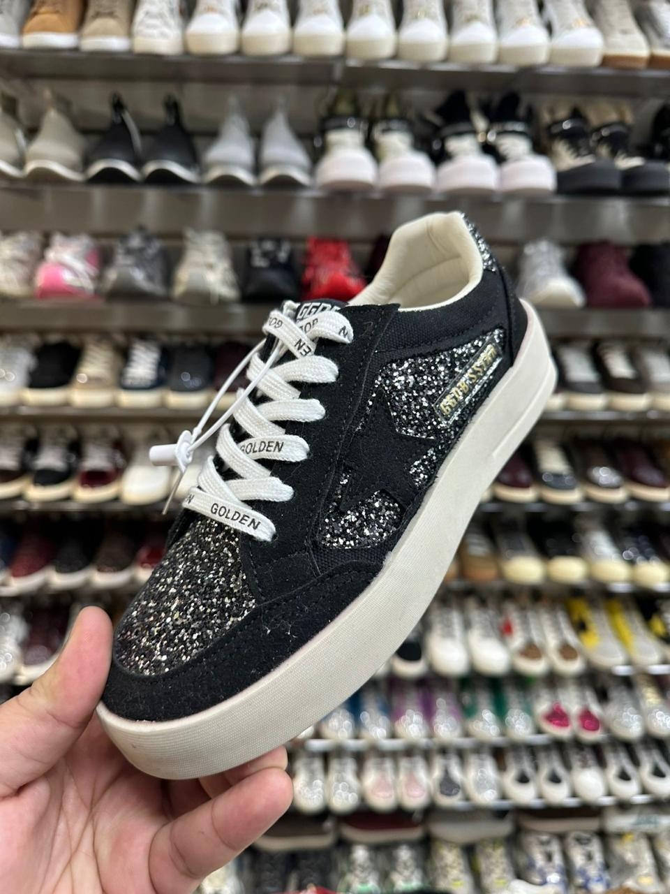 кроссовки golden goose с пайетками на платформе,golden goose кеды hi star с блестками белый,кроссовки golden goose,кеды golden goose,кеды super-star с блестками golden goose черный