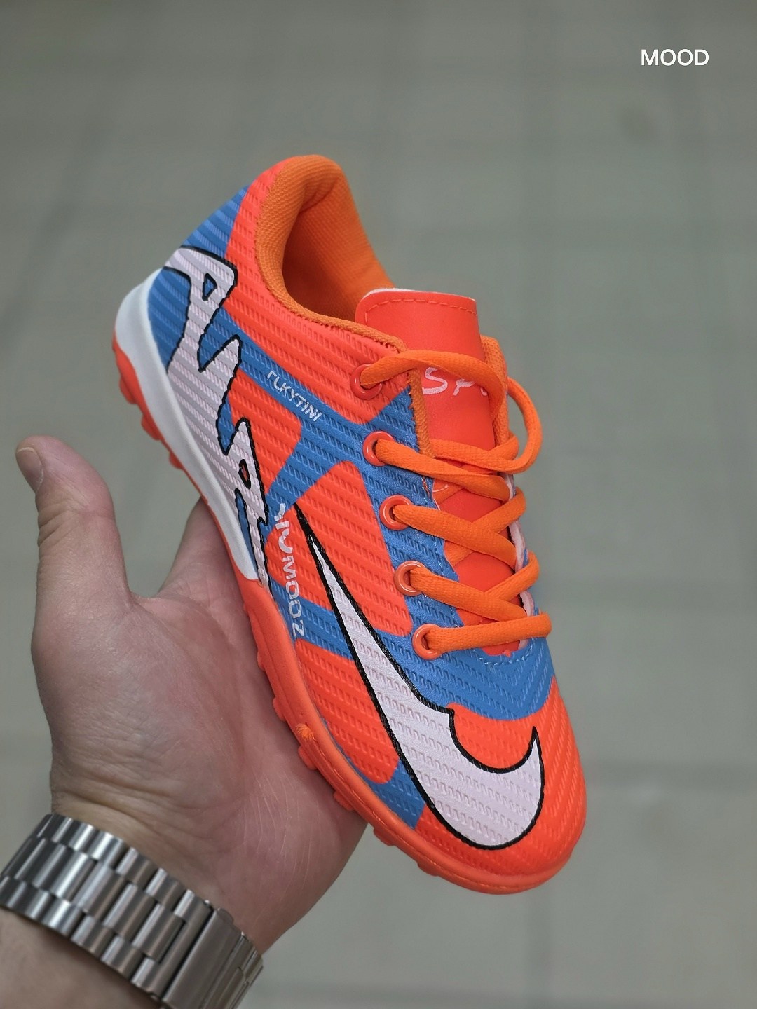 сороконожка для футбола,футбольная бутса,футбольная ,кроссовки футбольные, спортивная