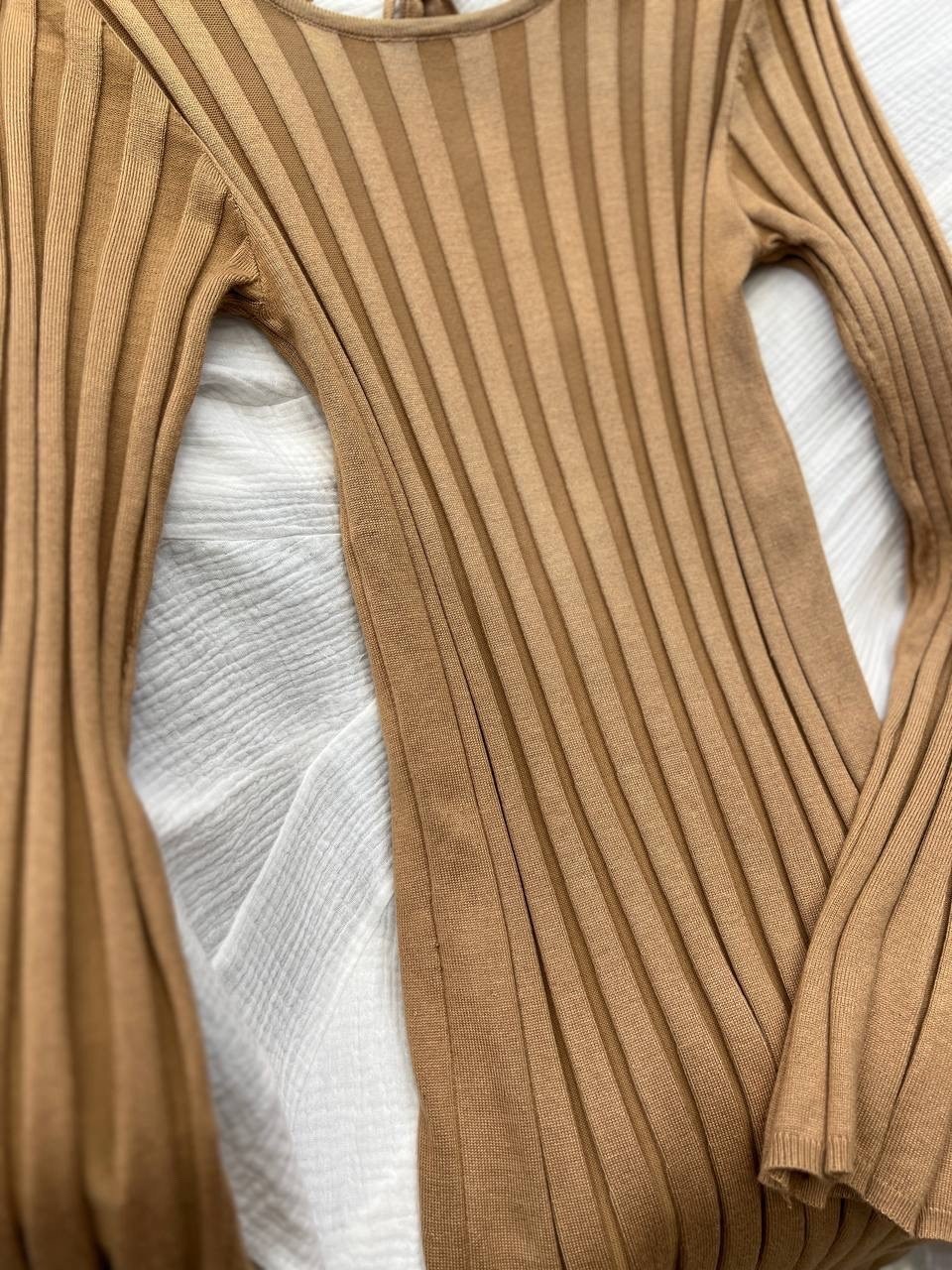 трикотажное платье макси,трикотажное платье,платье,вязаное платье,платье облегающее