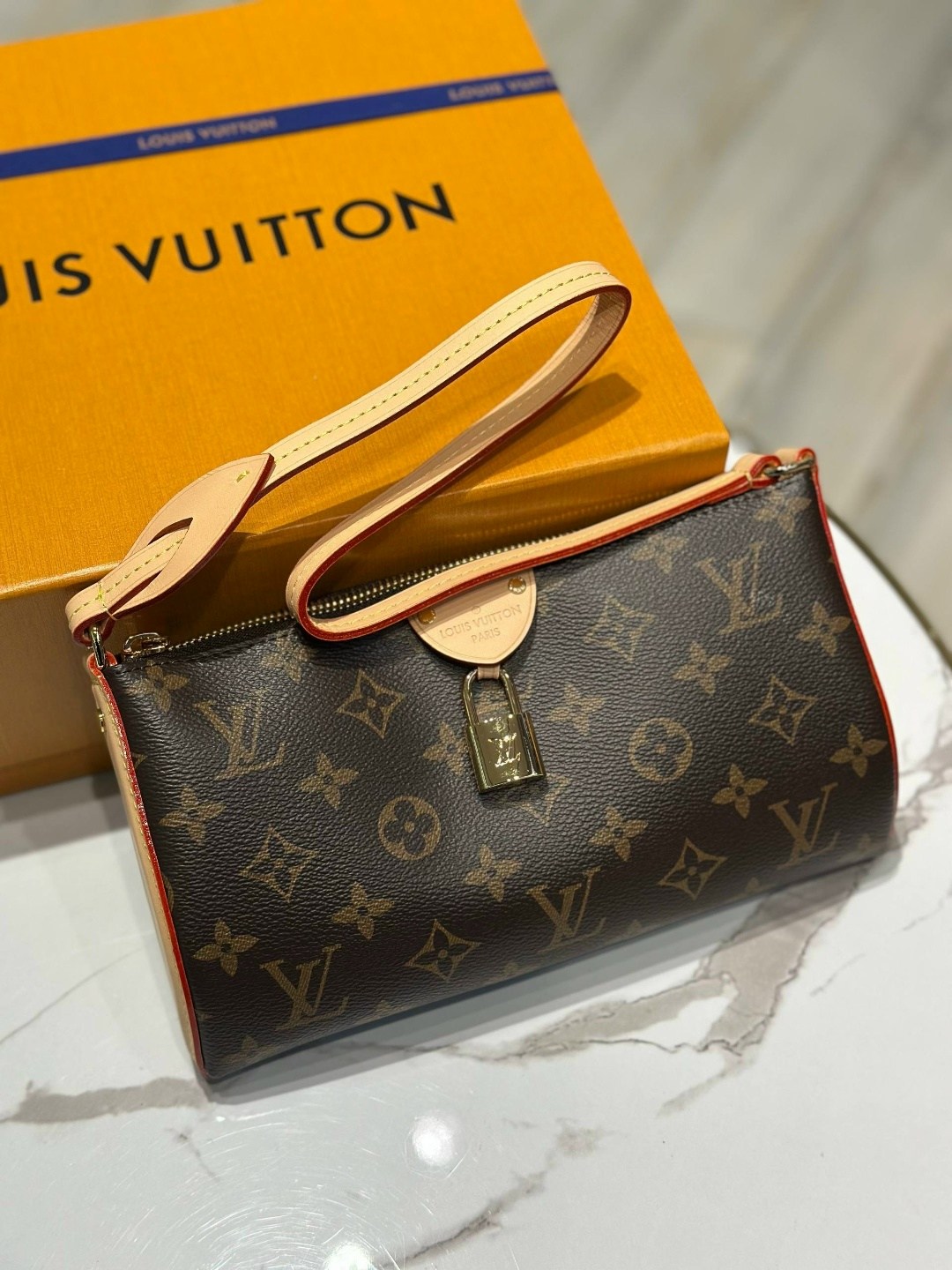 louis vuitton сумка на плечо кросс-боди,сумка женская louis vuitton,сумкa louis vuitton,сумка луи виттон,louis vuitton pochette