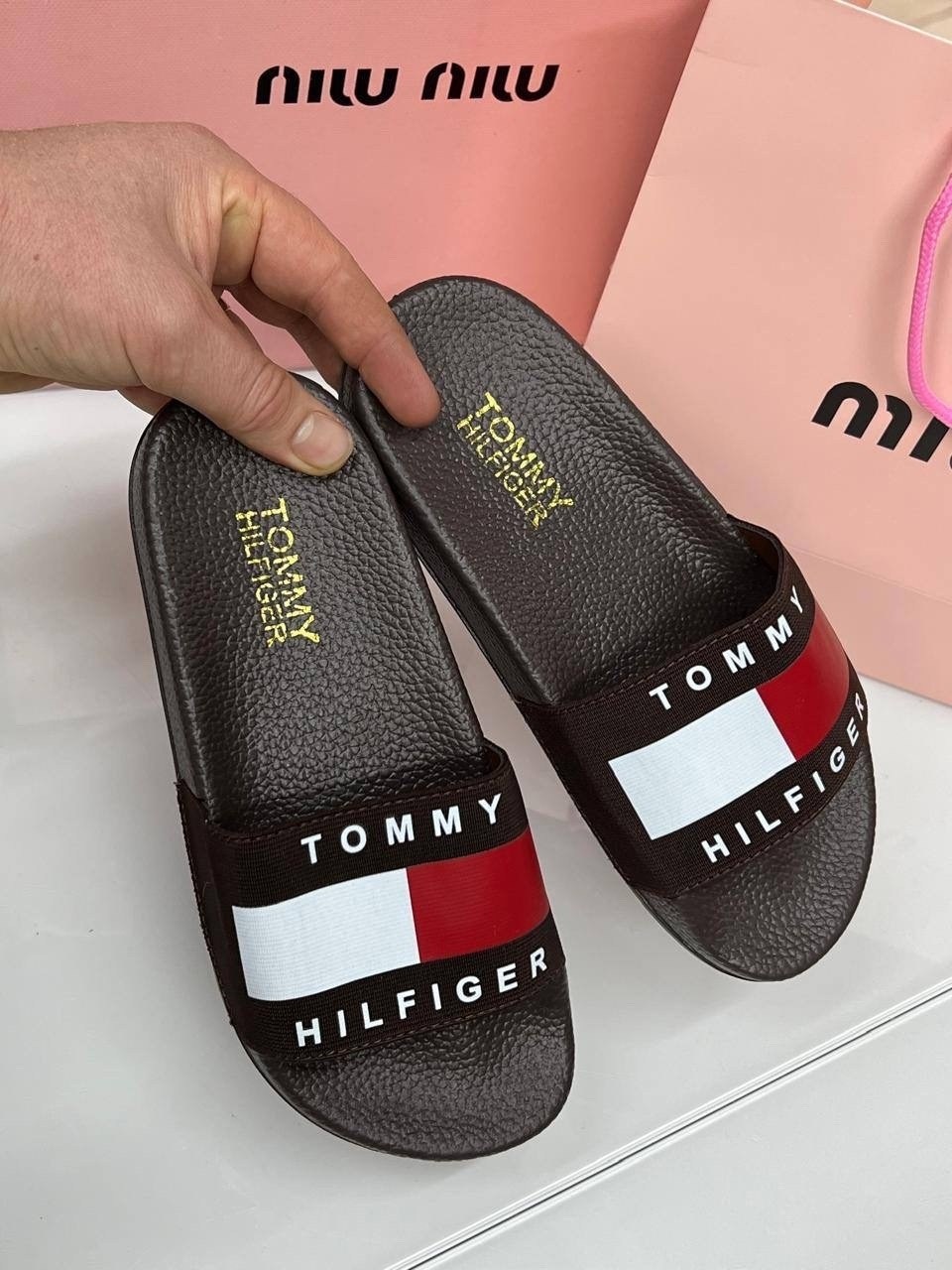сланцы томми хилфигер мужские,тапочки томми хилфигер,шлепанцы tommy hilfiger,тапки томми хилфигер мужские,шлепанцы томми хилфигер