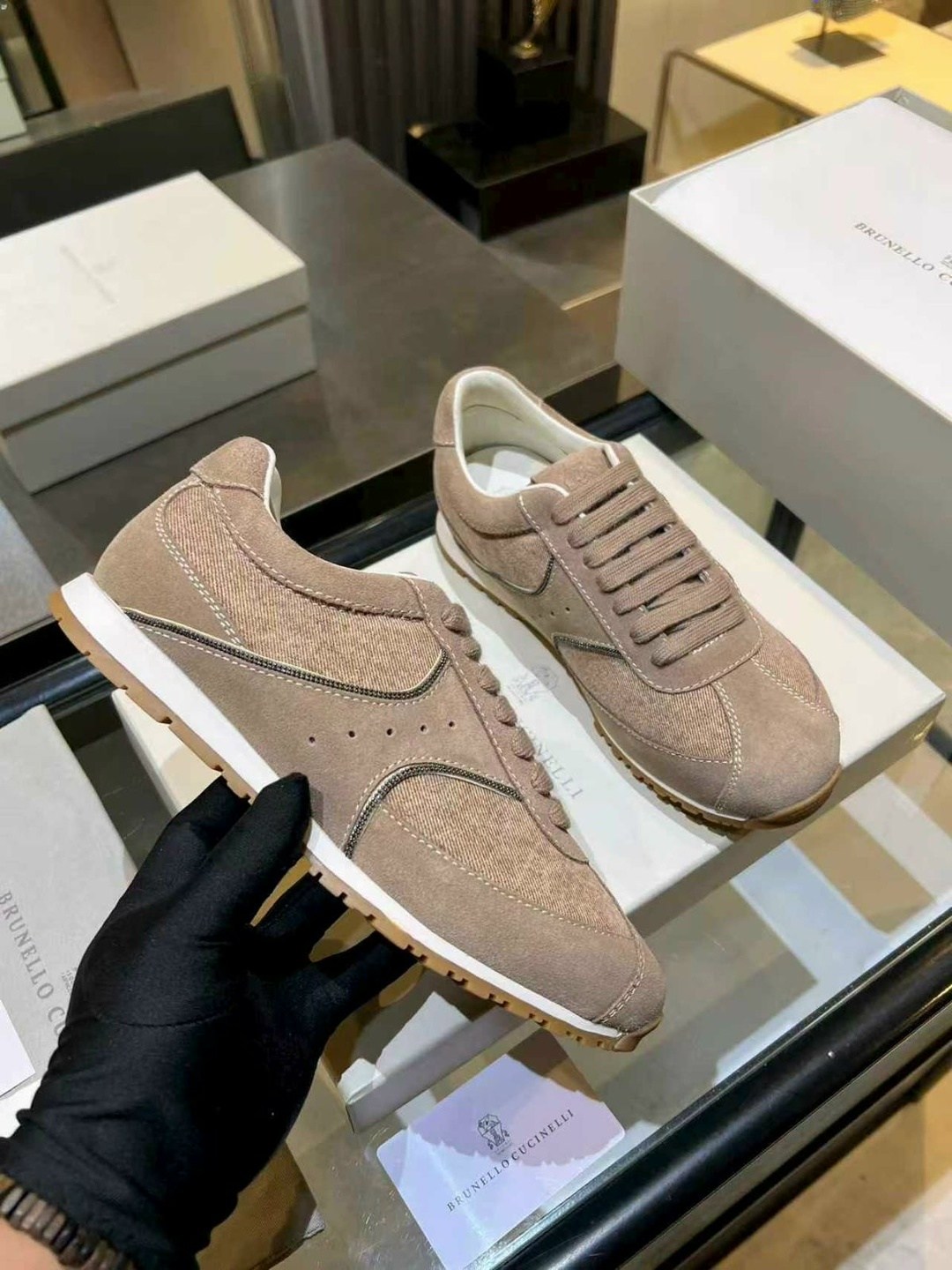 кроссовки brunello cucinelli замшевые,brunello cucinelli  женская кроссовки 2026,кроссовки brunello cucinelli,кроссовки замшевые,женские кроссовки