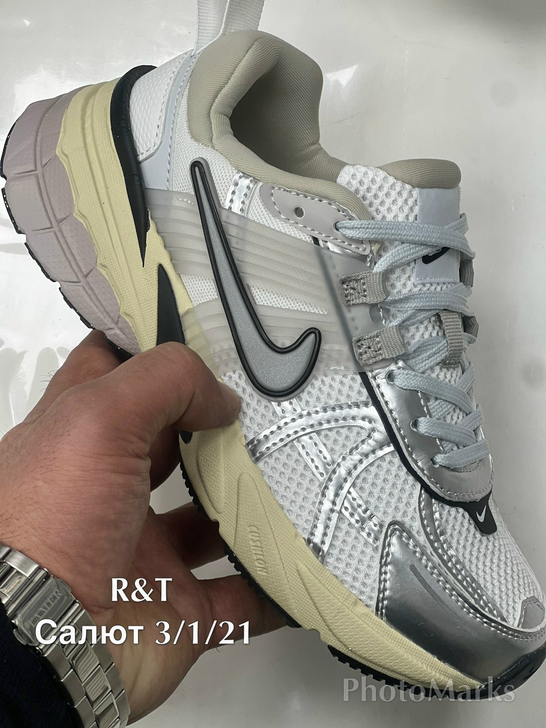 кроссовки nike v2k run,женские кроссовки,nike кроссовки,женские кроссовки nike,стильные кроссовки